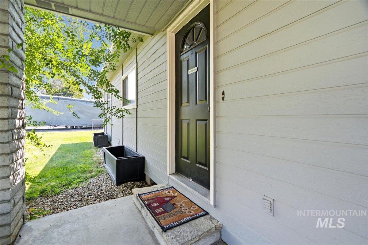 1699 Syringa Dr Property Photo 10