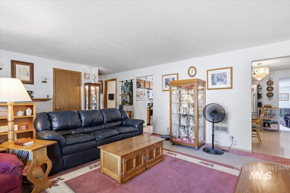 1699 Syringa Dr Property Photo 14