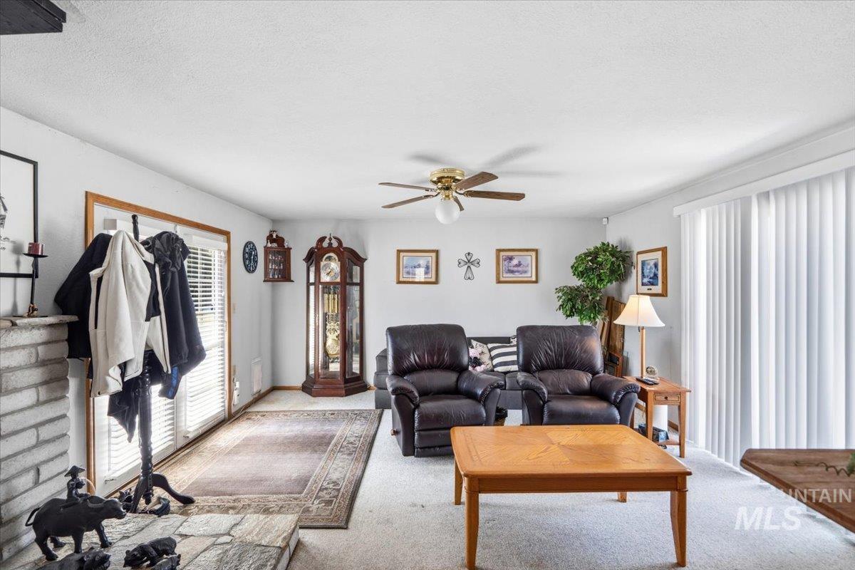 1699 Syringa Dr Property Photo 20