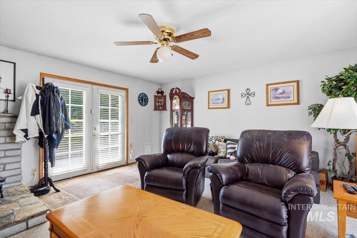 1699 Syringa Dr Property Photo 21