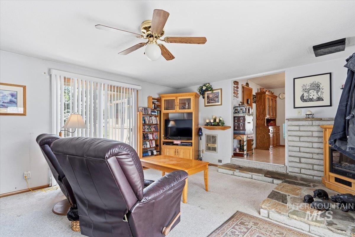 1699 Syringa Dr Property Photo 22