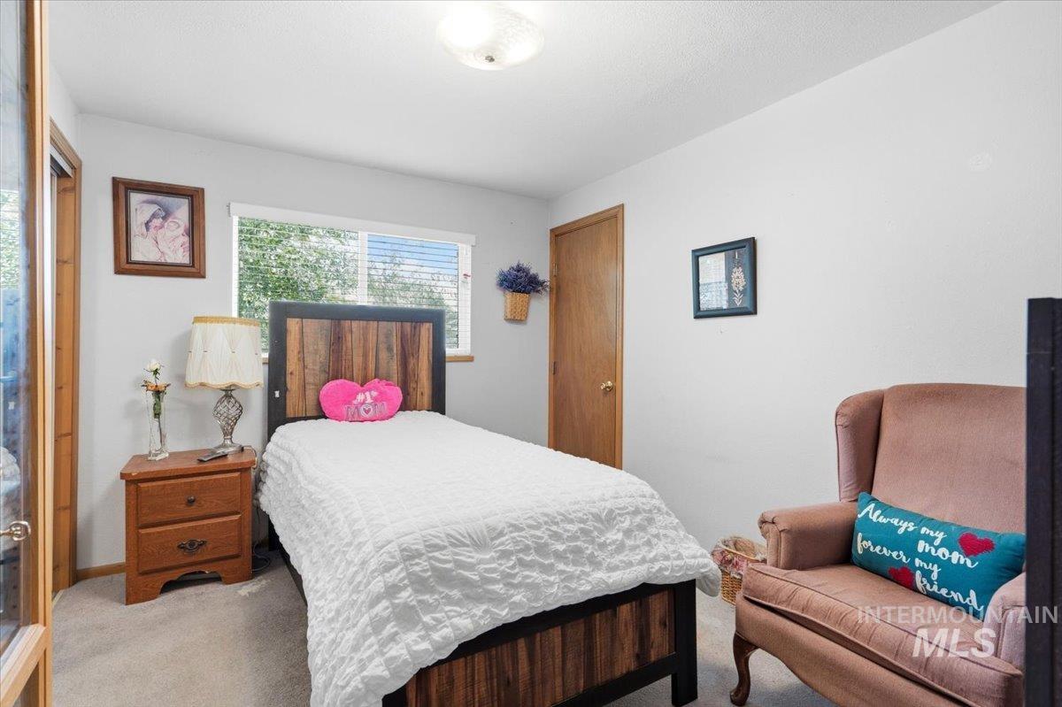 1699 Syringa Dr Property Photo 28