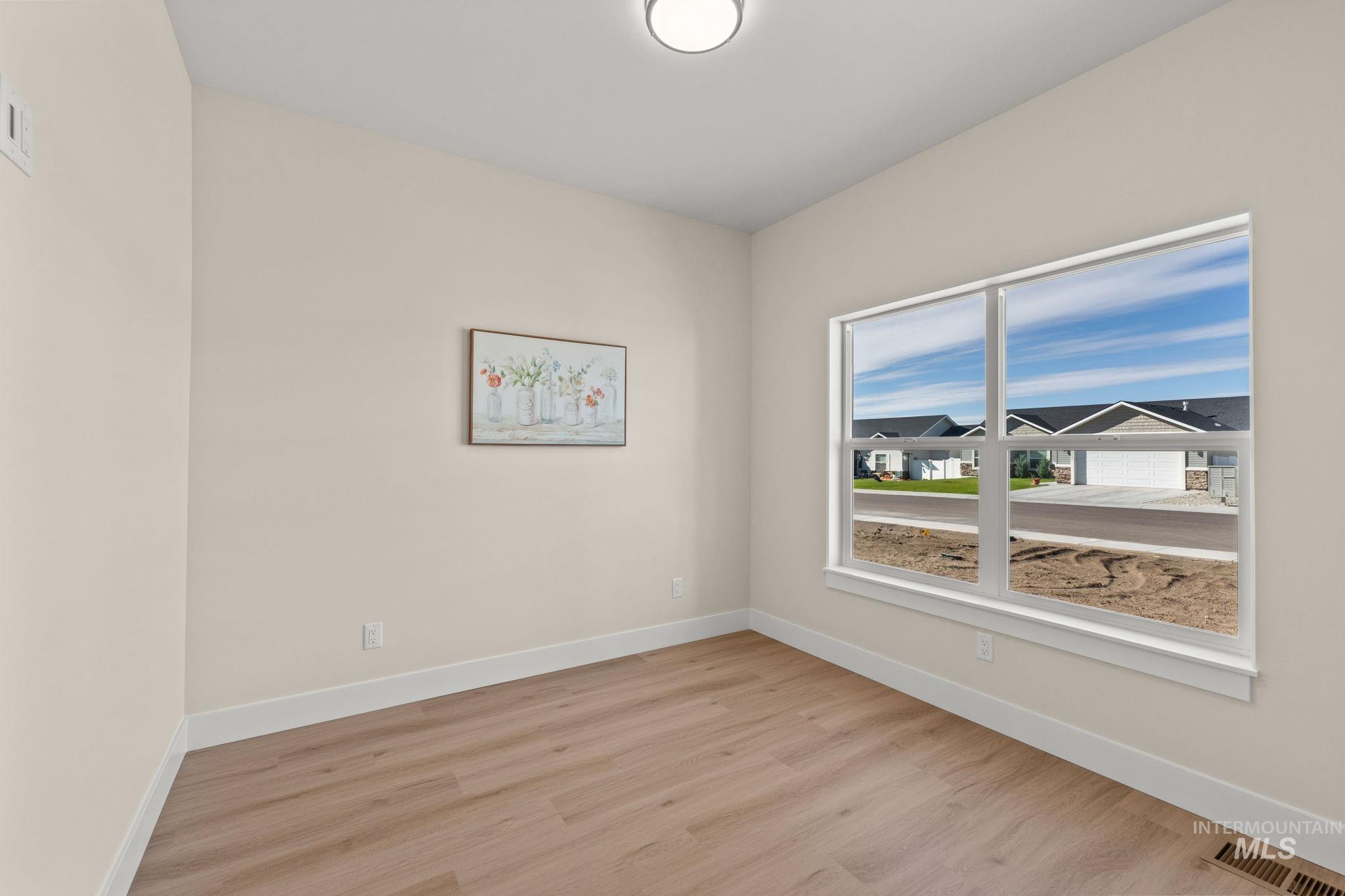 2429 Lotus Ave Property Photo 14