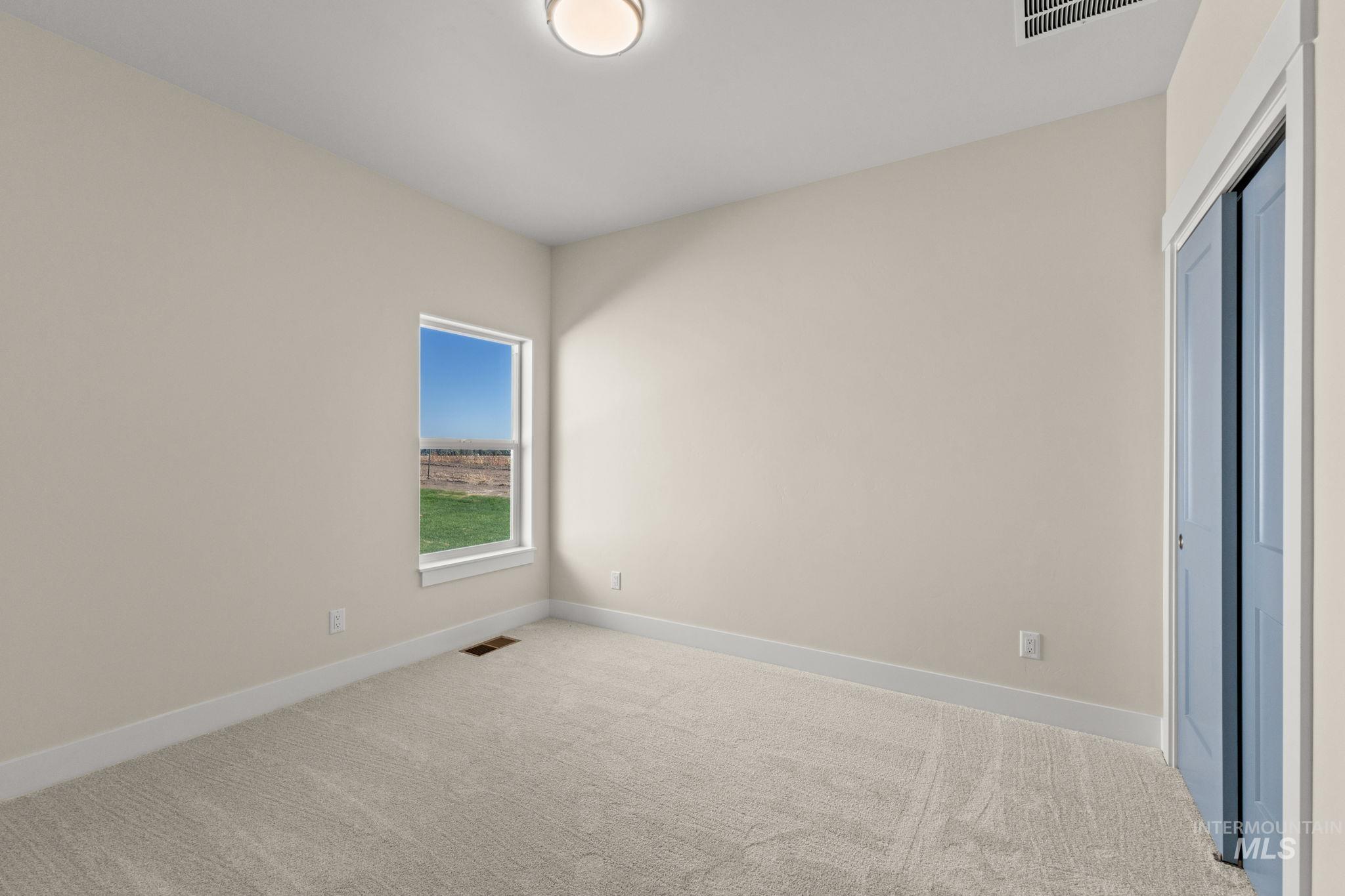 2429 Lotus Ave Property Photo 17