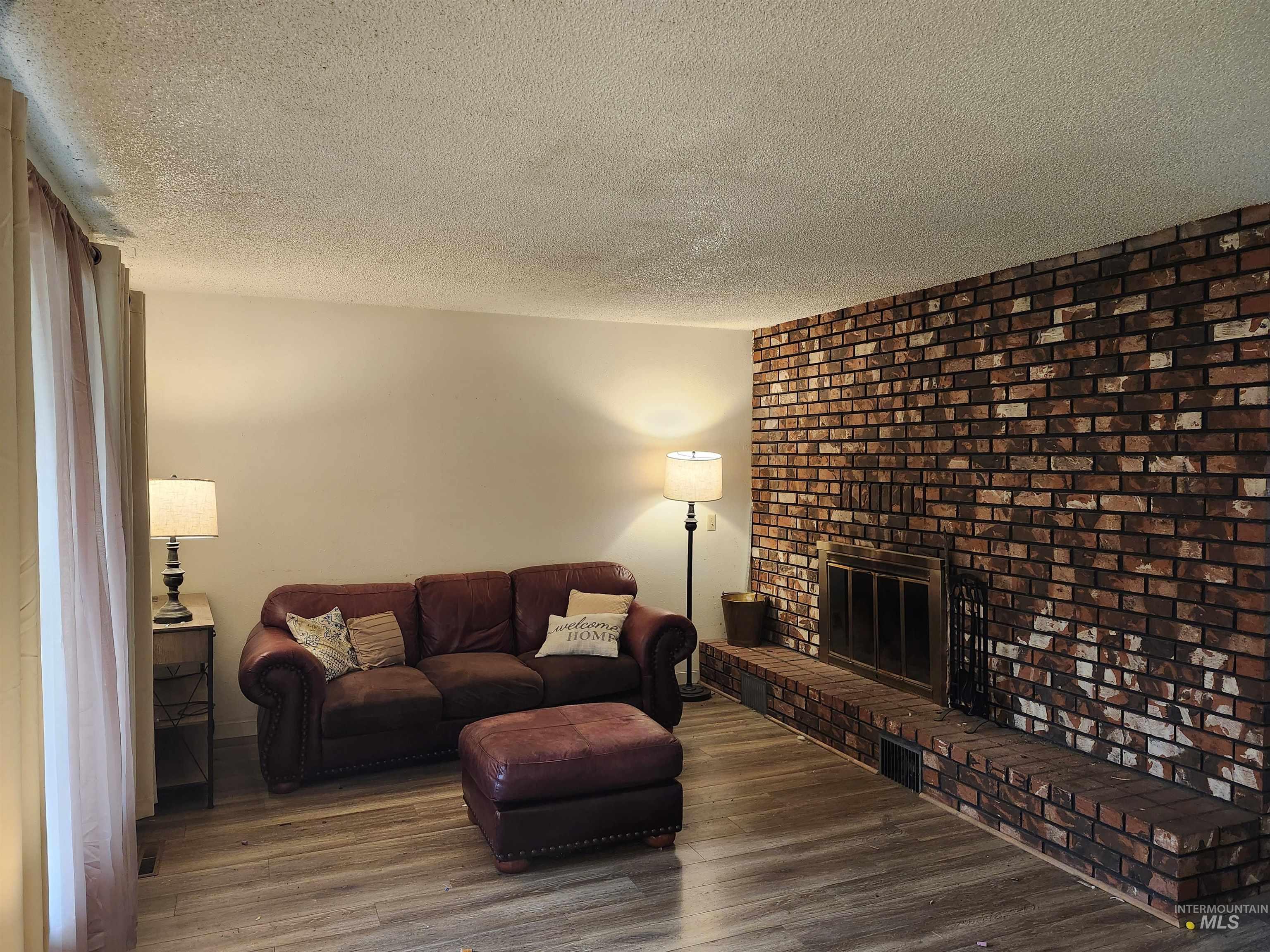 1232 Ponderosa Dr Property Photo 3