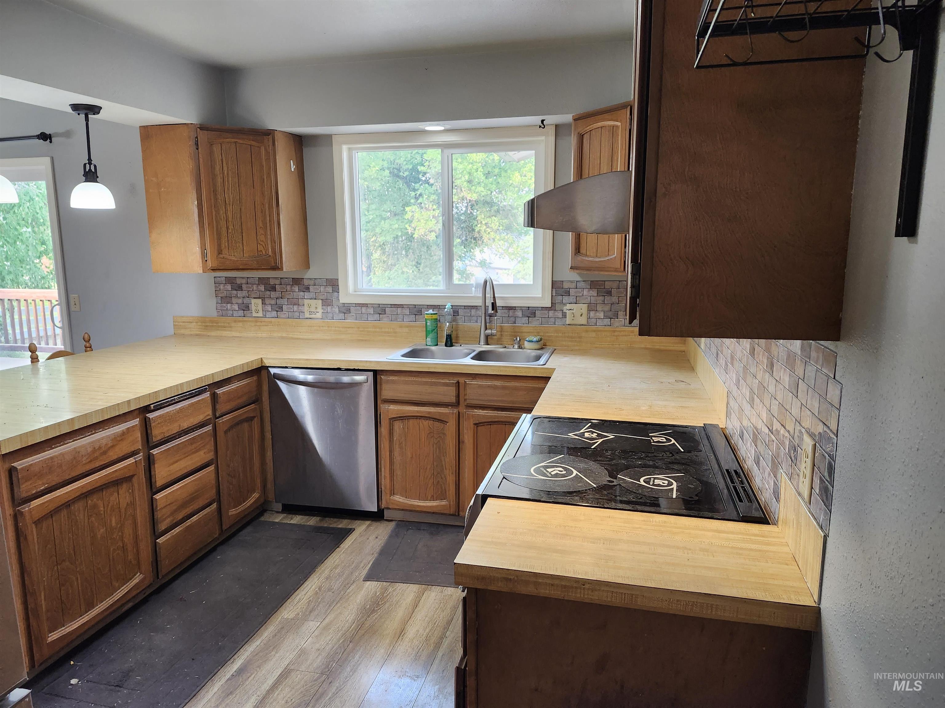 1232 Ponderosa Dr Property Photo 6