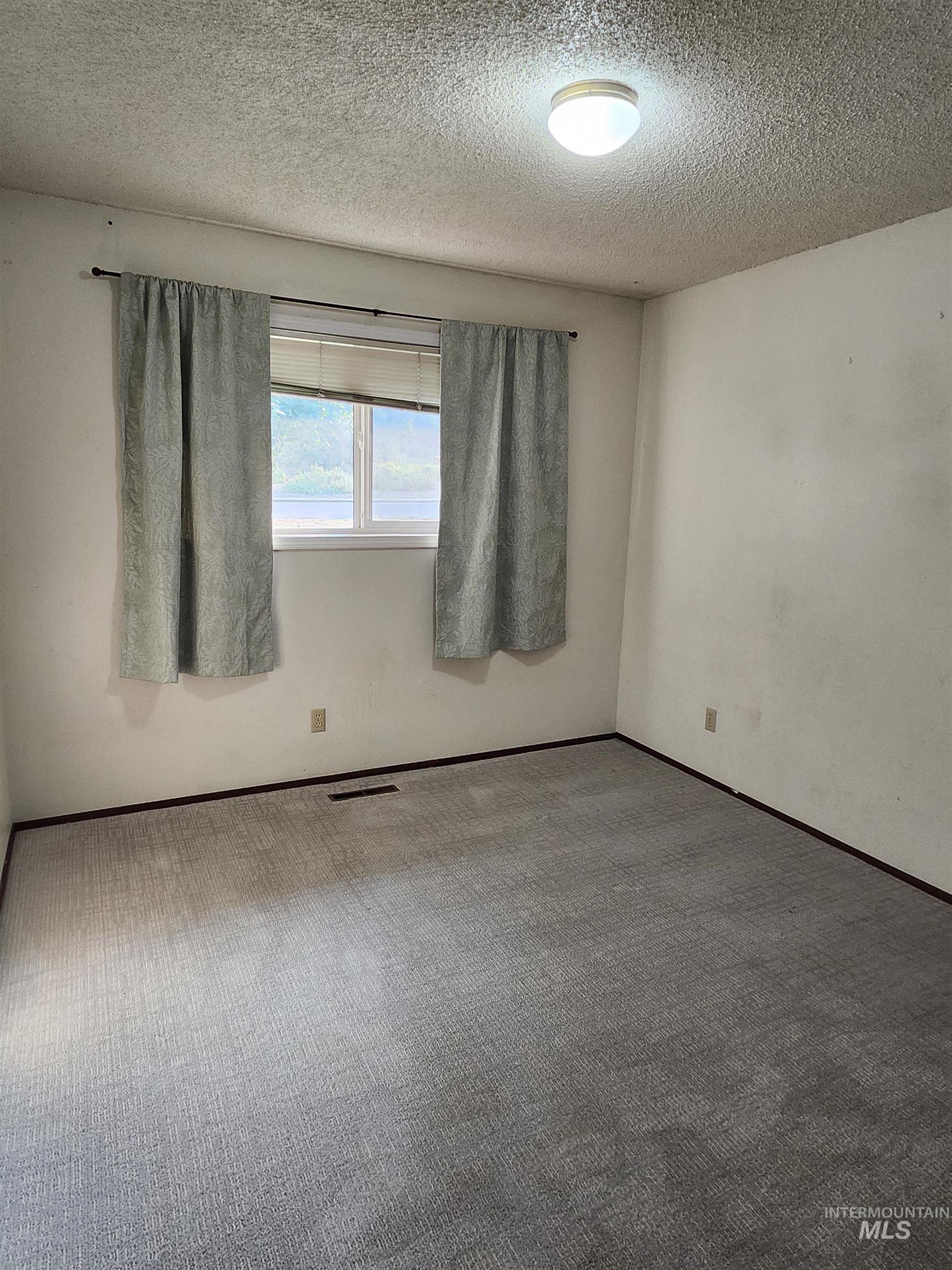 1232 Ponderosa Dr Property Photo 10