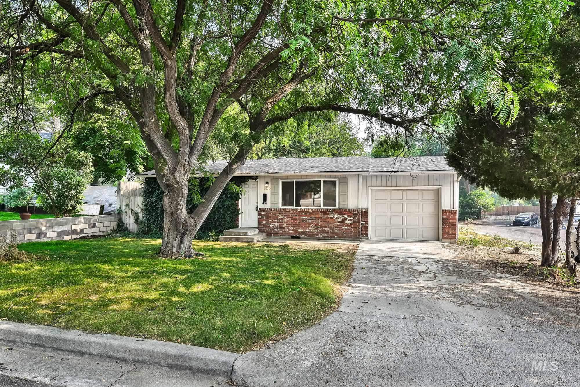 803 E Colorado Property Photo 1