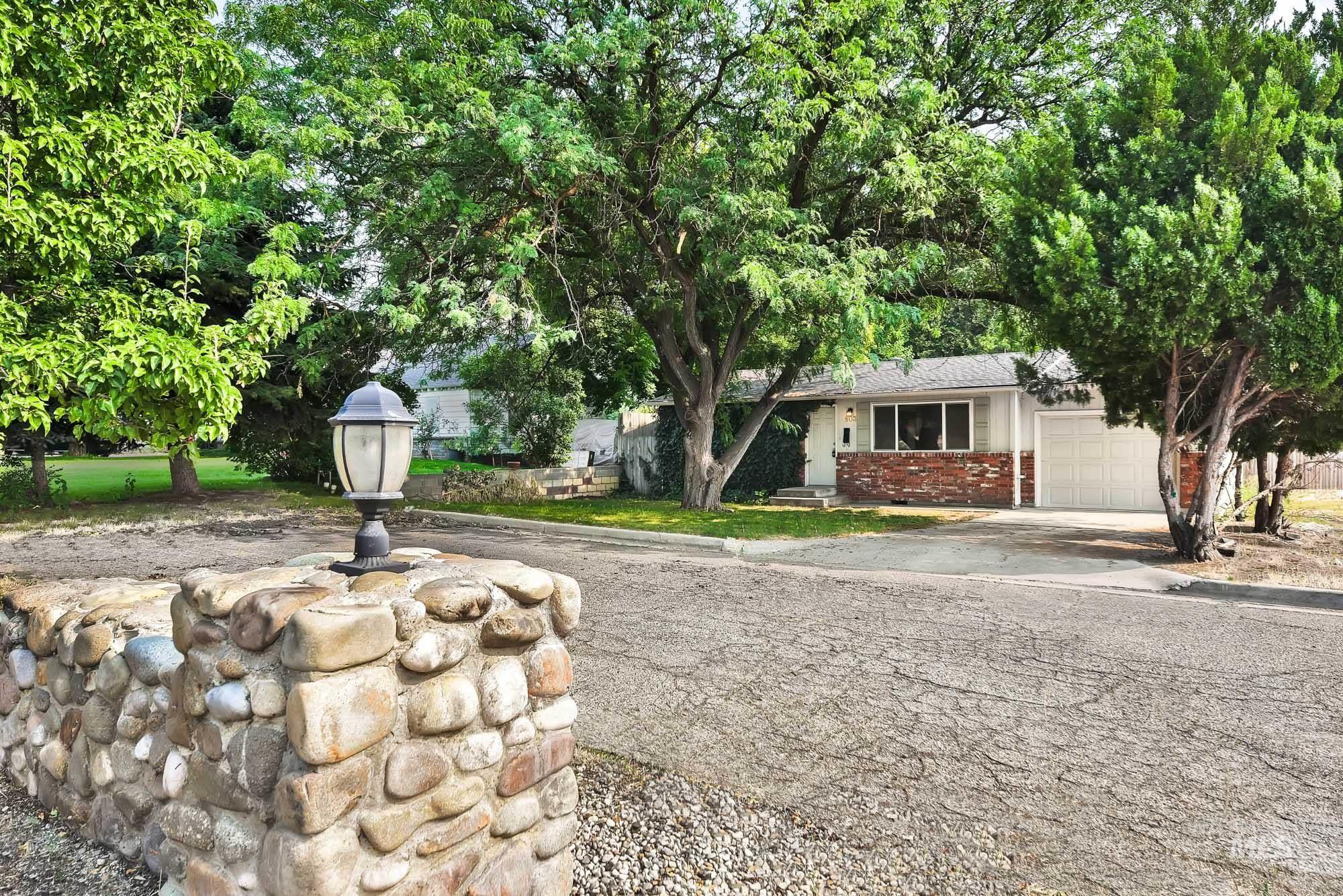 803 E Colorado Property Photo 2