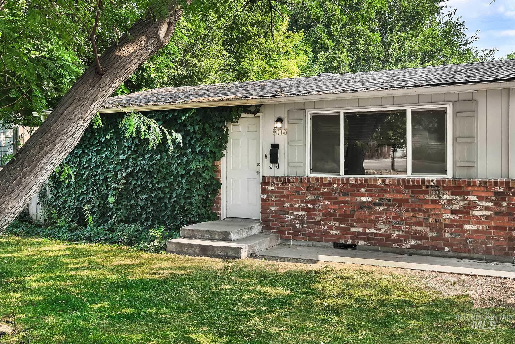 803 E Colorado Property Photo 3
