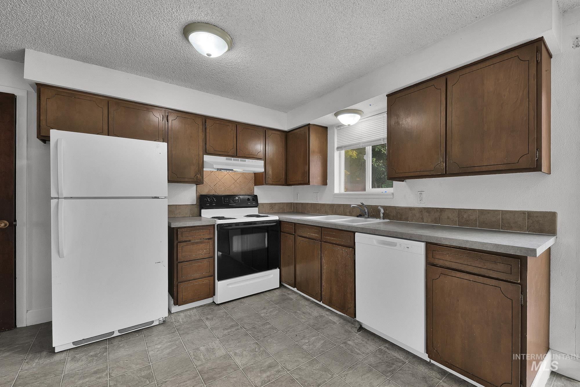 803 E Colorado Property Photo 8