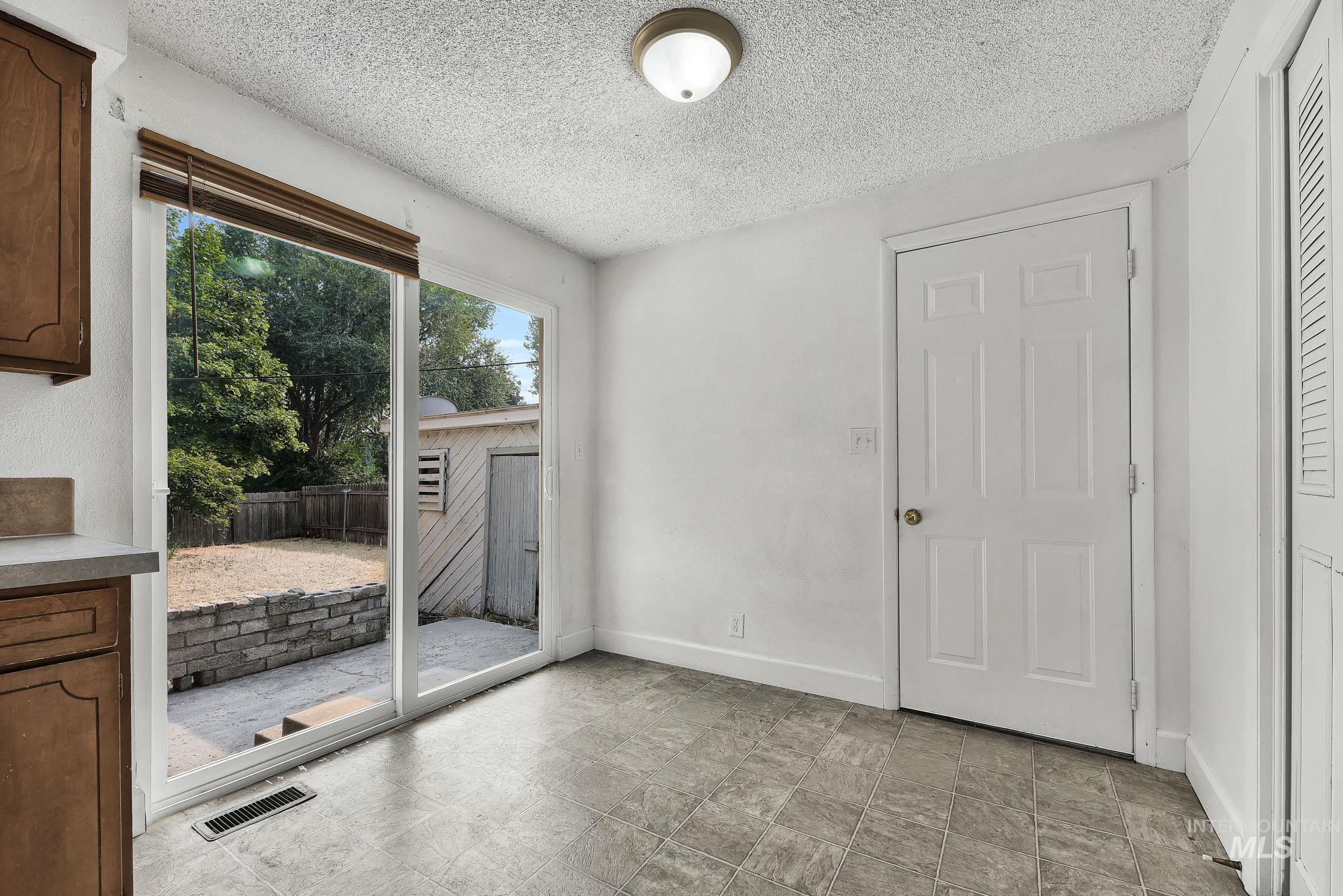 803 E Colorado Property Photo 10