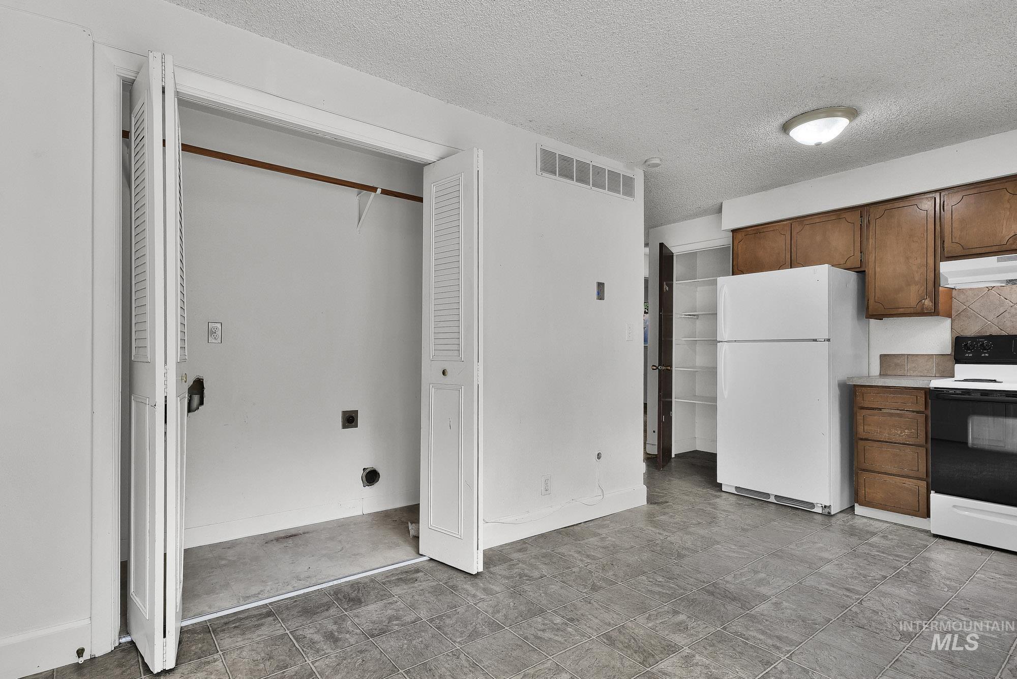 803 E Colorado Property Photo 11