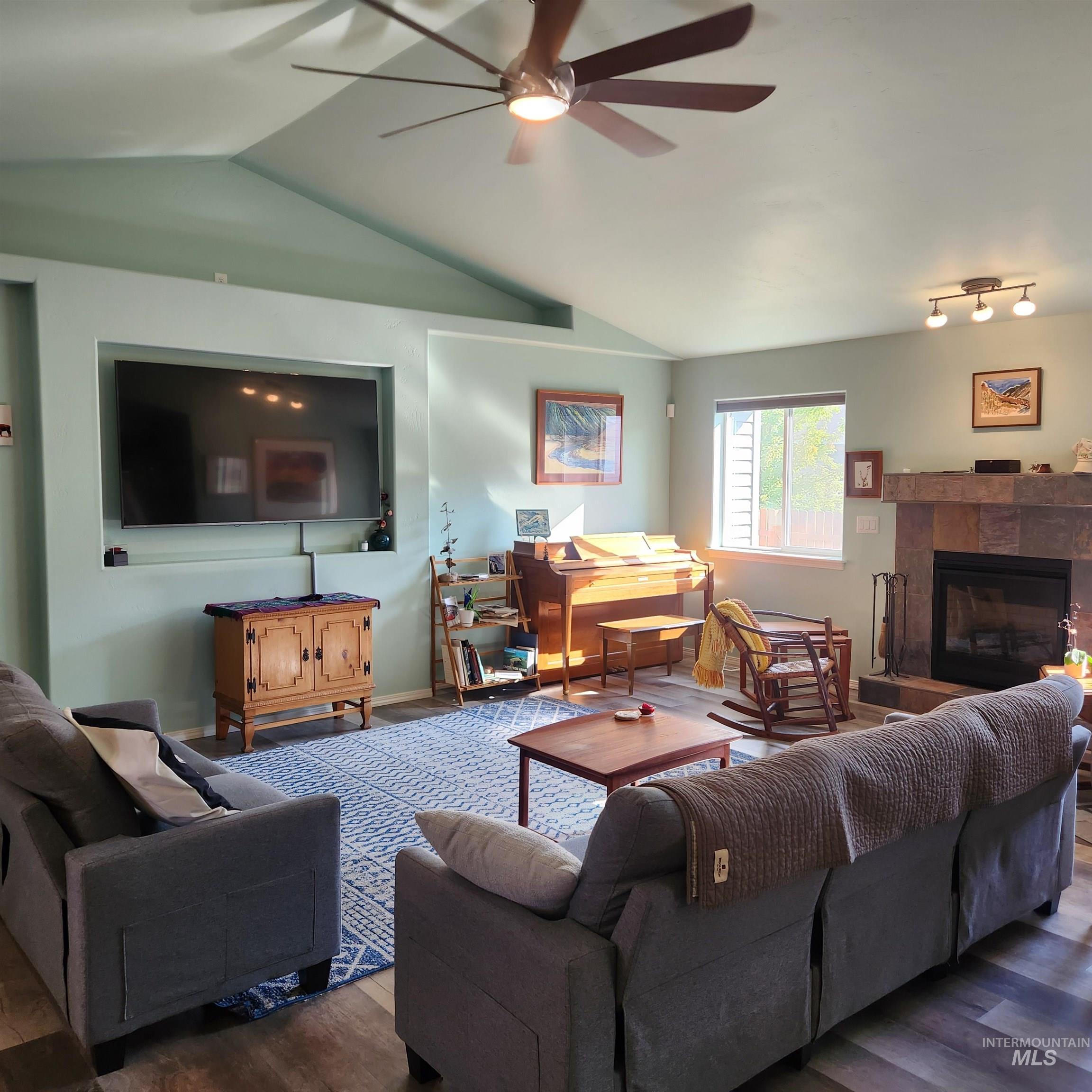 1536 Marie Property Photo 7