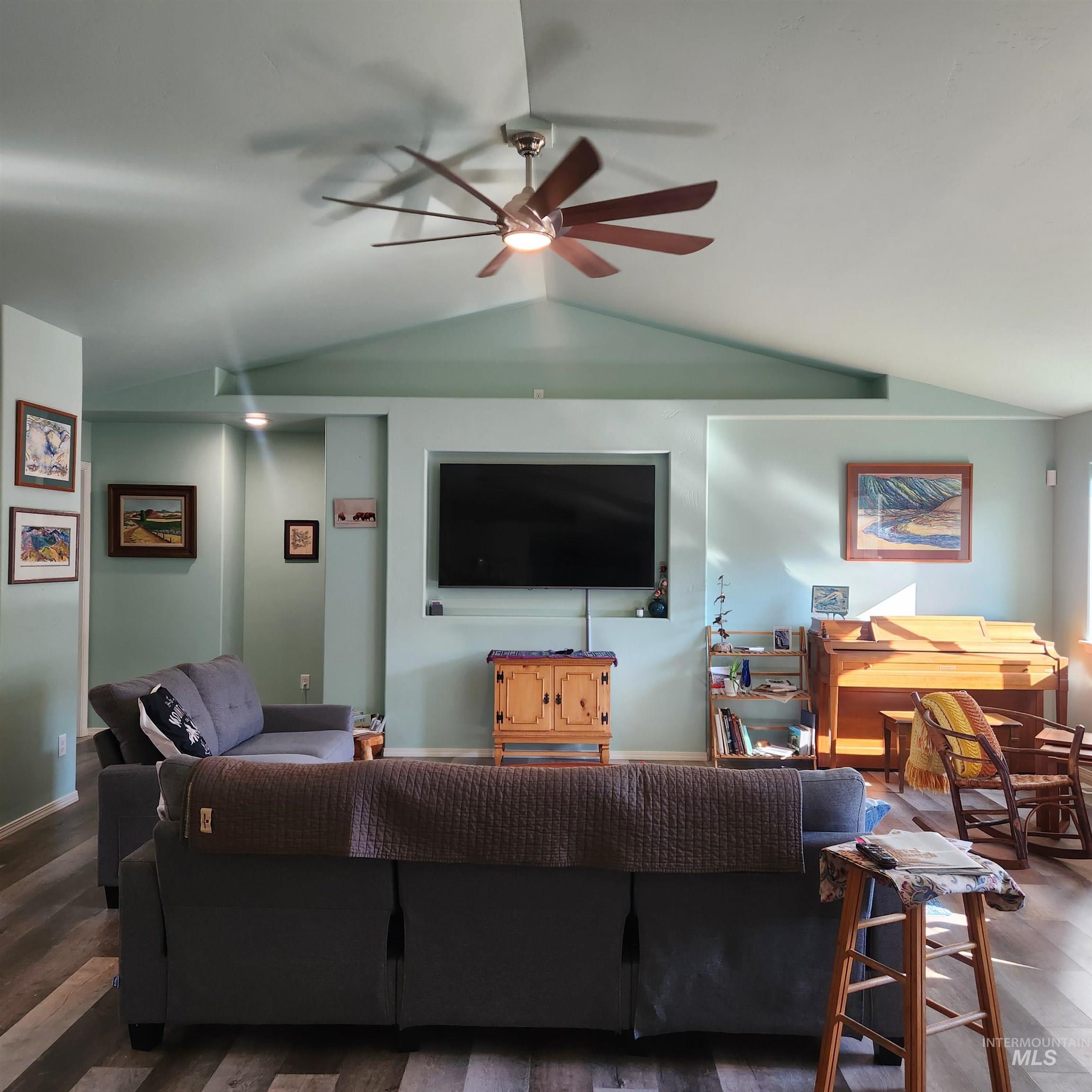1536 Marie Property Photo 8