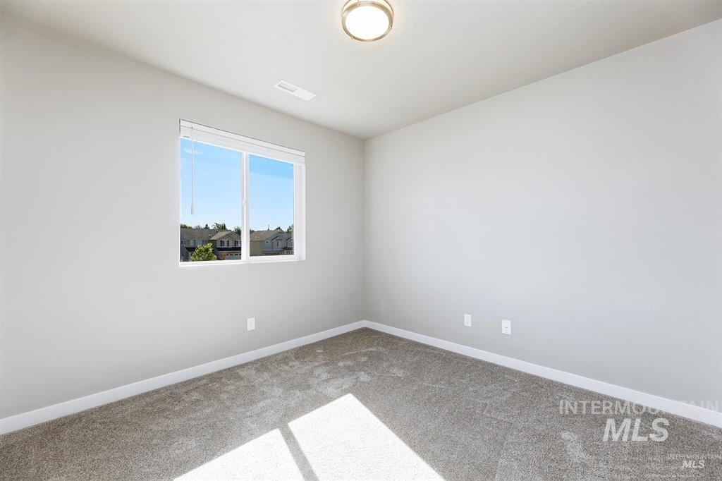 190 N Wooddale Ave Property Photo 16