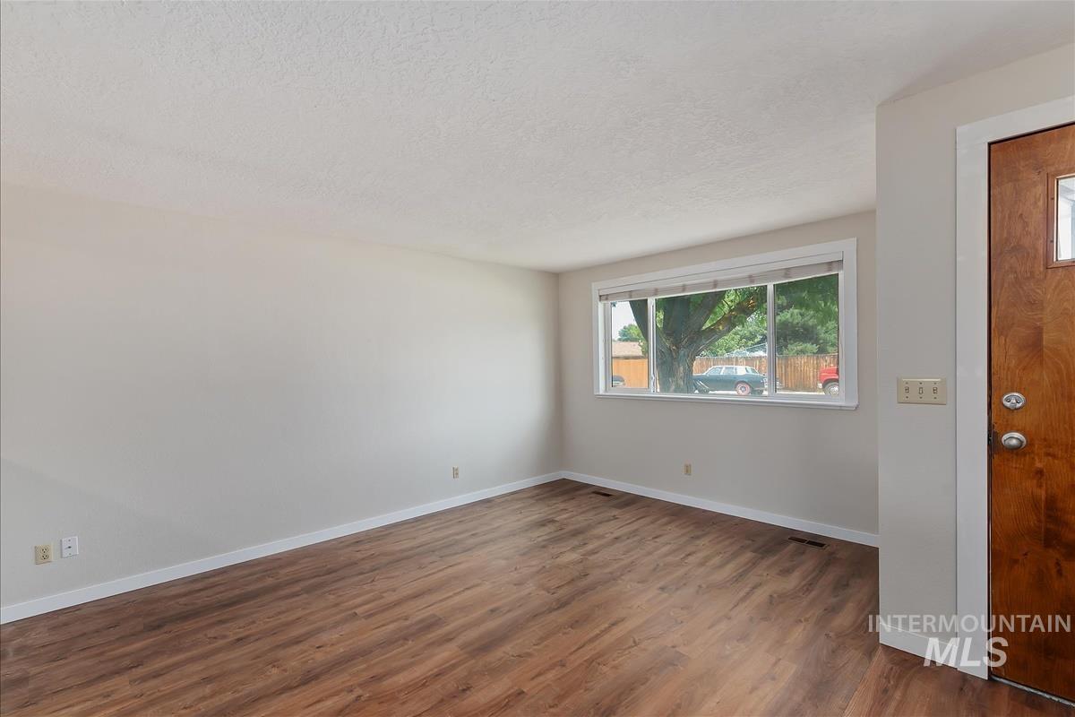 7505 W Snohomish St Property Photo 4