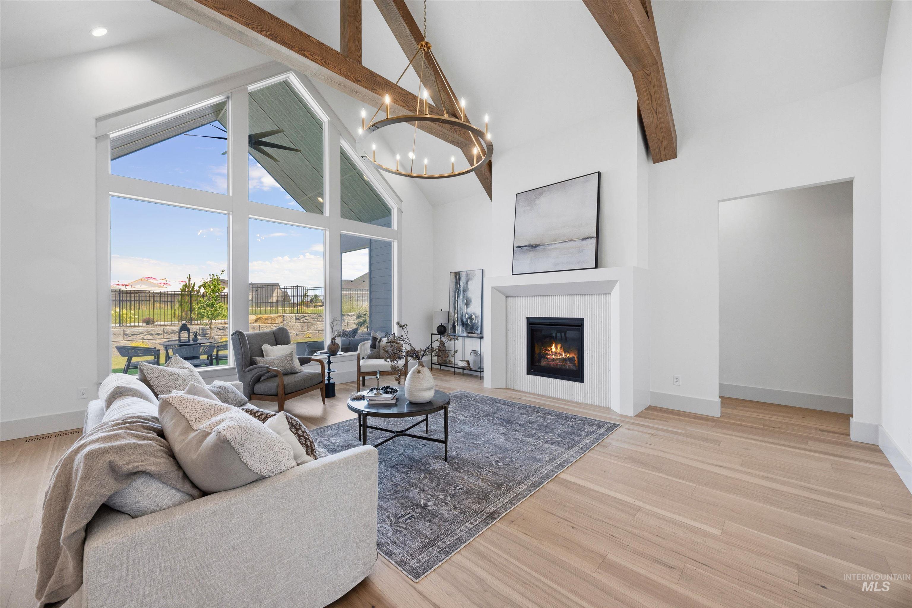 1910 E Adler Hof St Property Photo 4