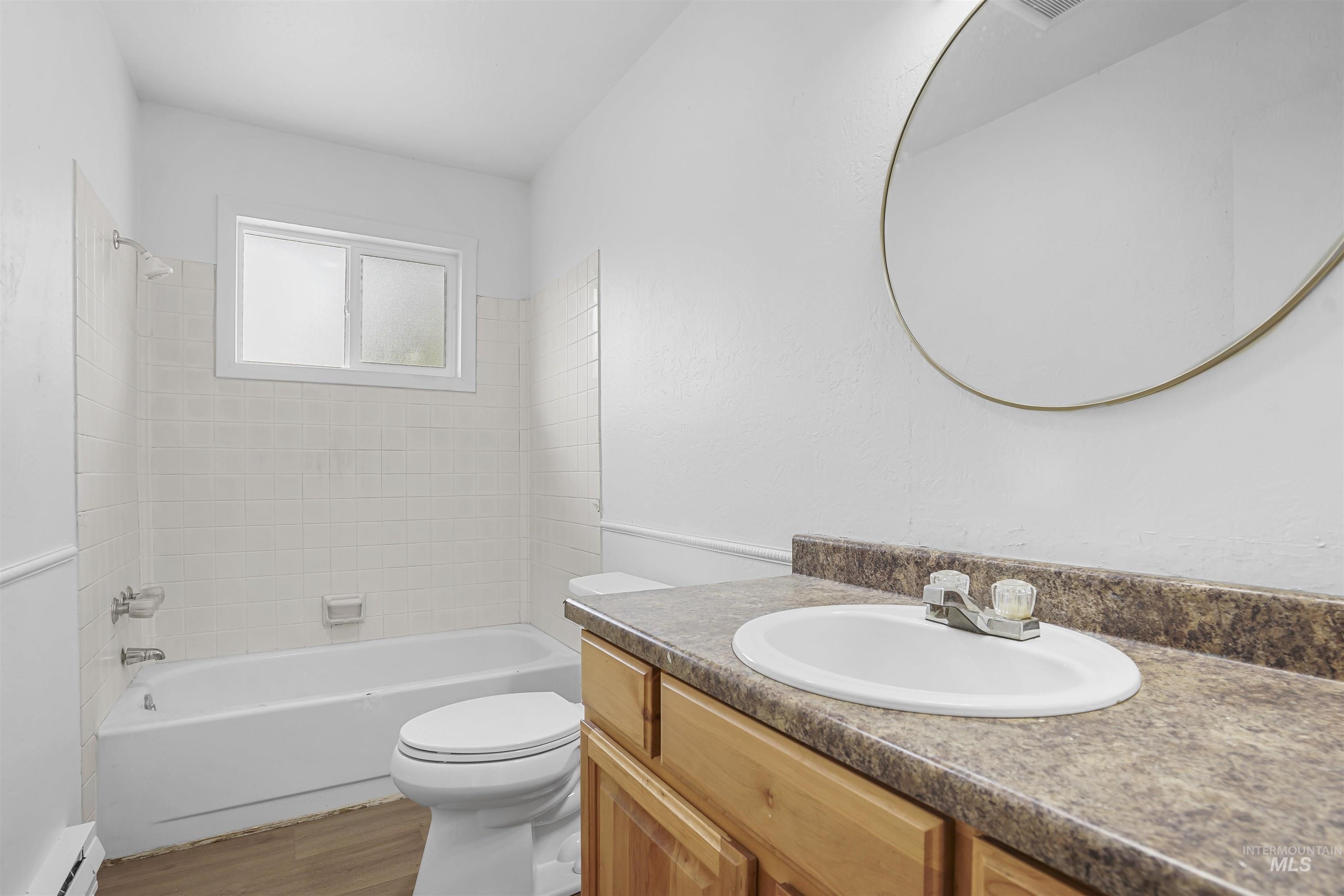 624 Sharon Street Property Photo 8