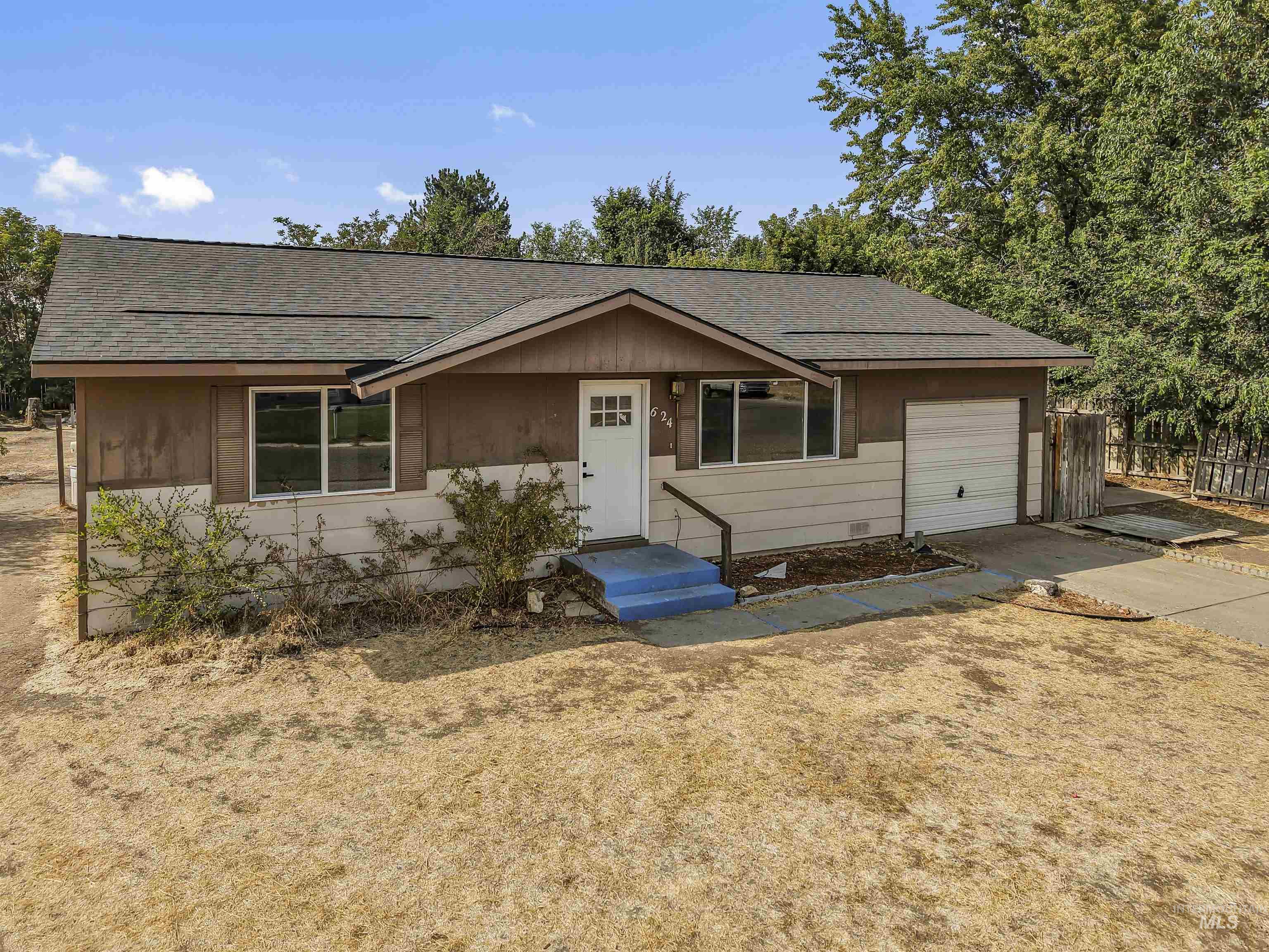 624 Sharon Street Property Photo 14