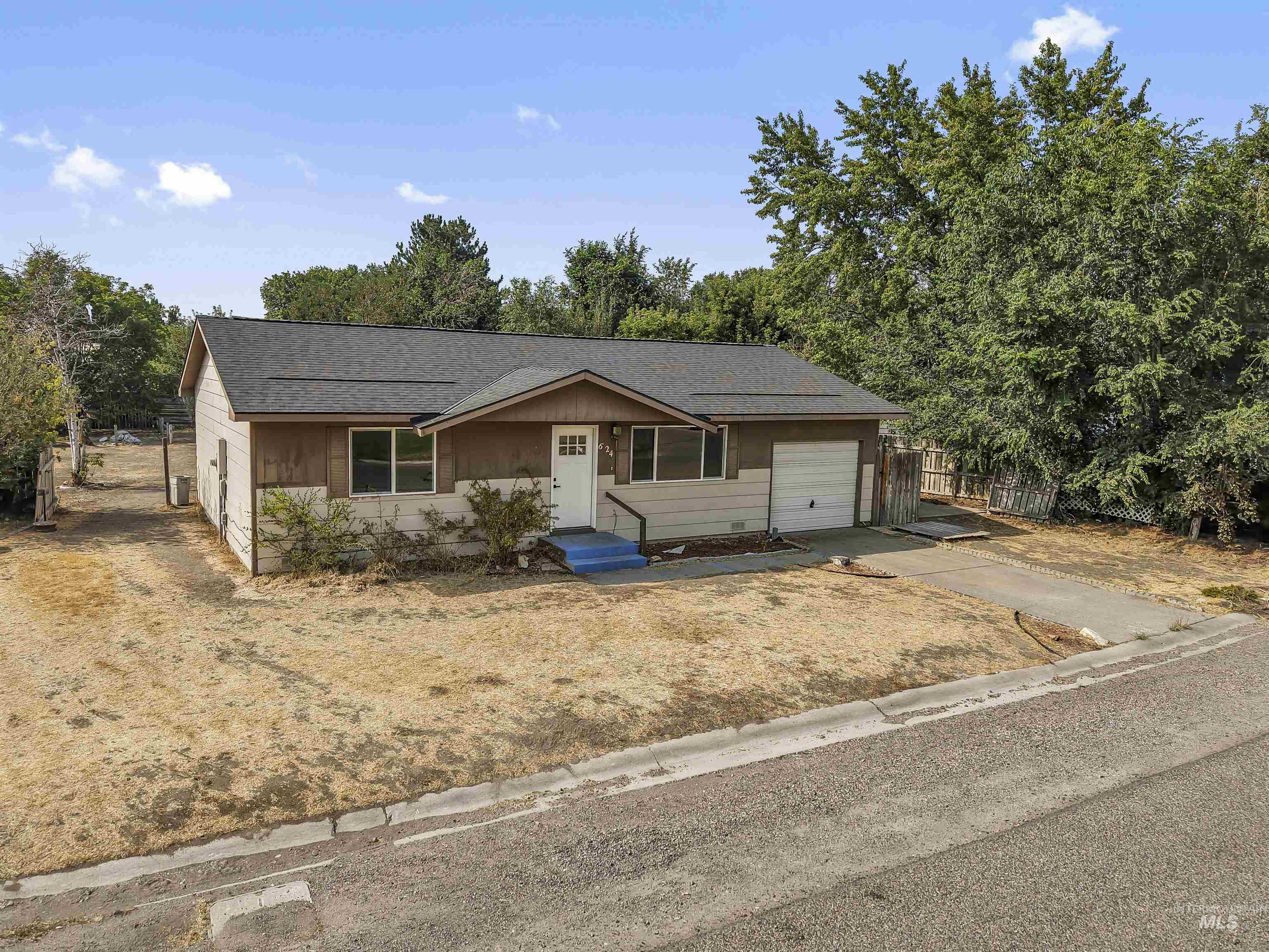 624 Sharon Street Property Photo 15