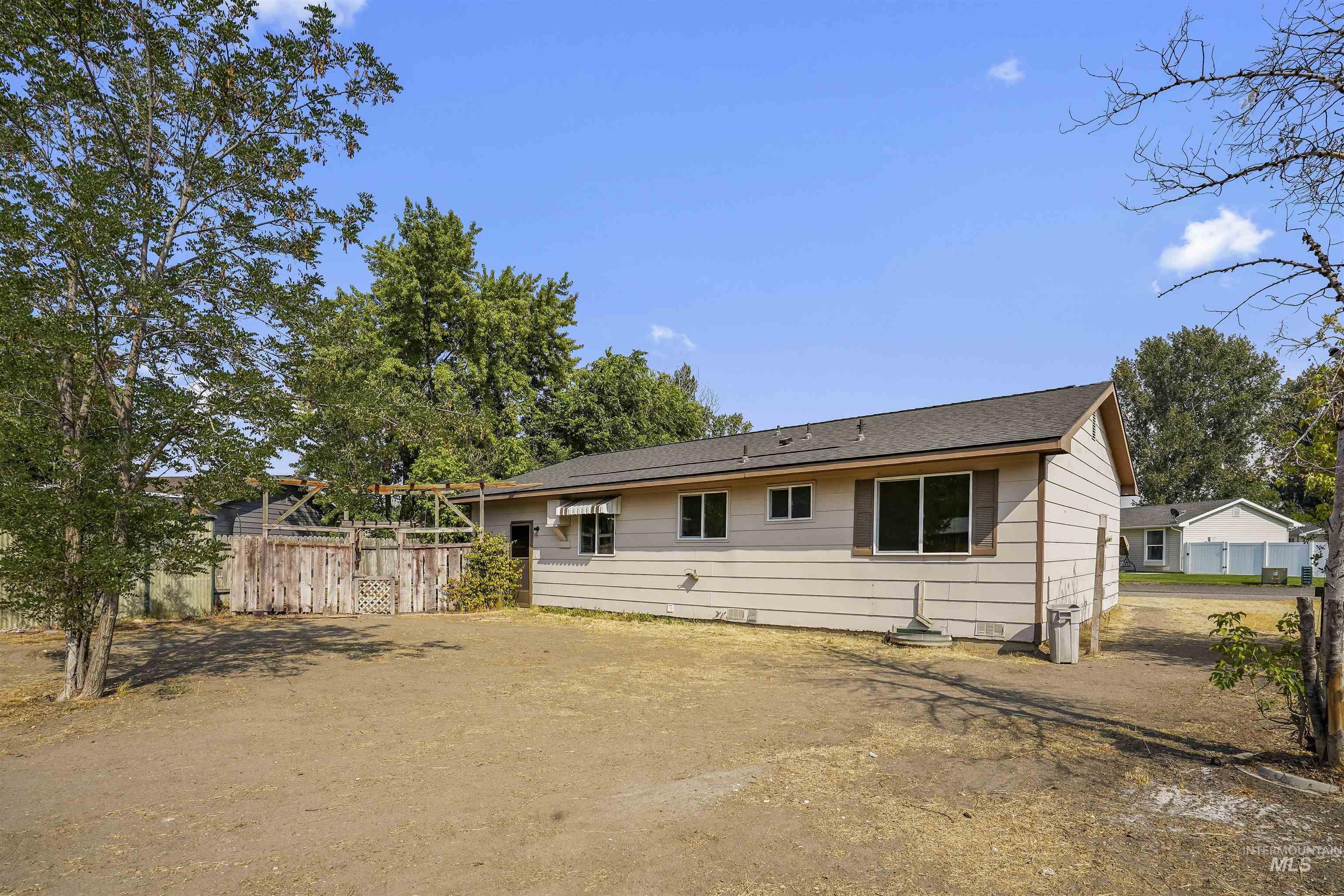 624 Sharon Street Property Photo 17