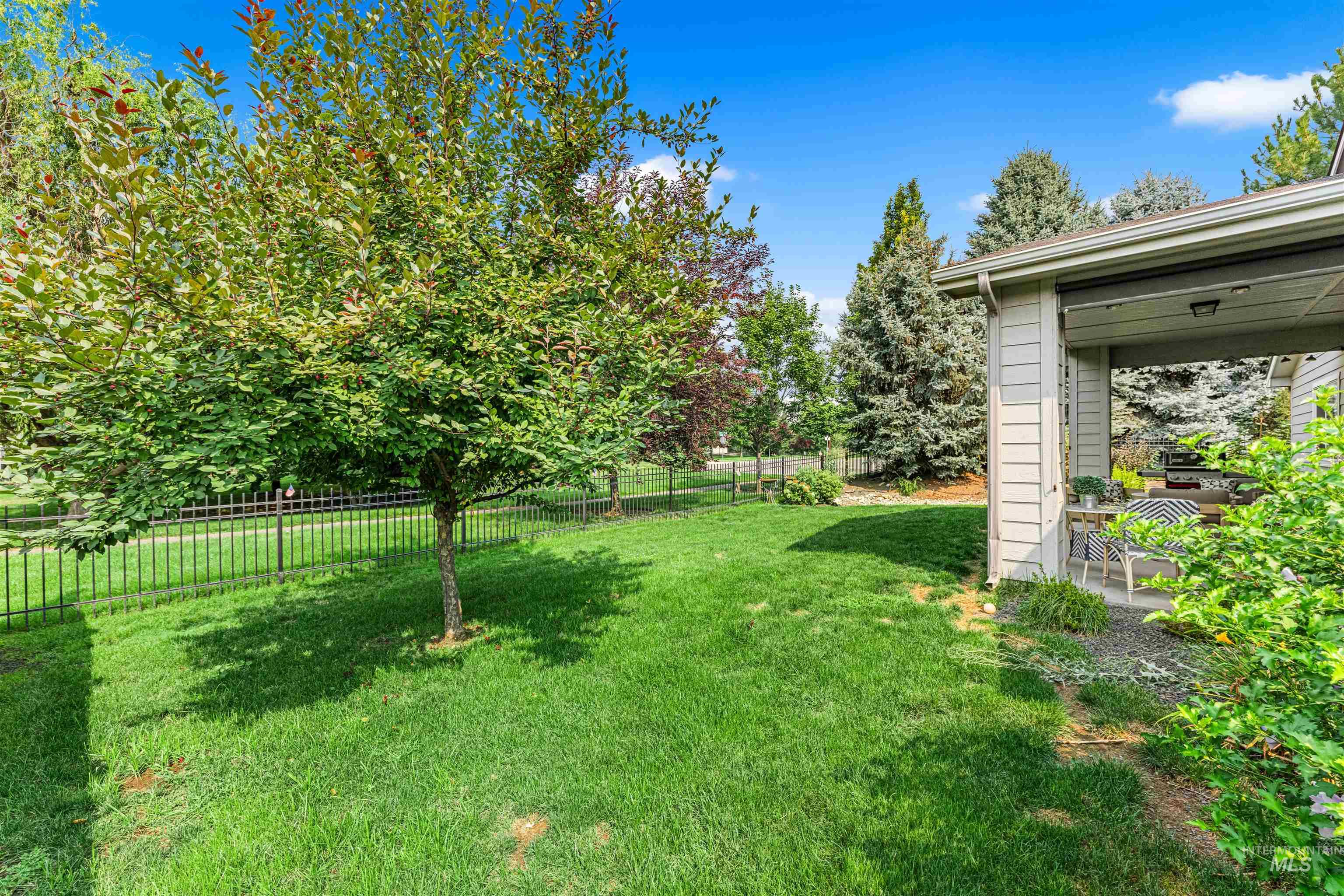 359 N Vandries Way Property Photo 39
