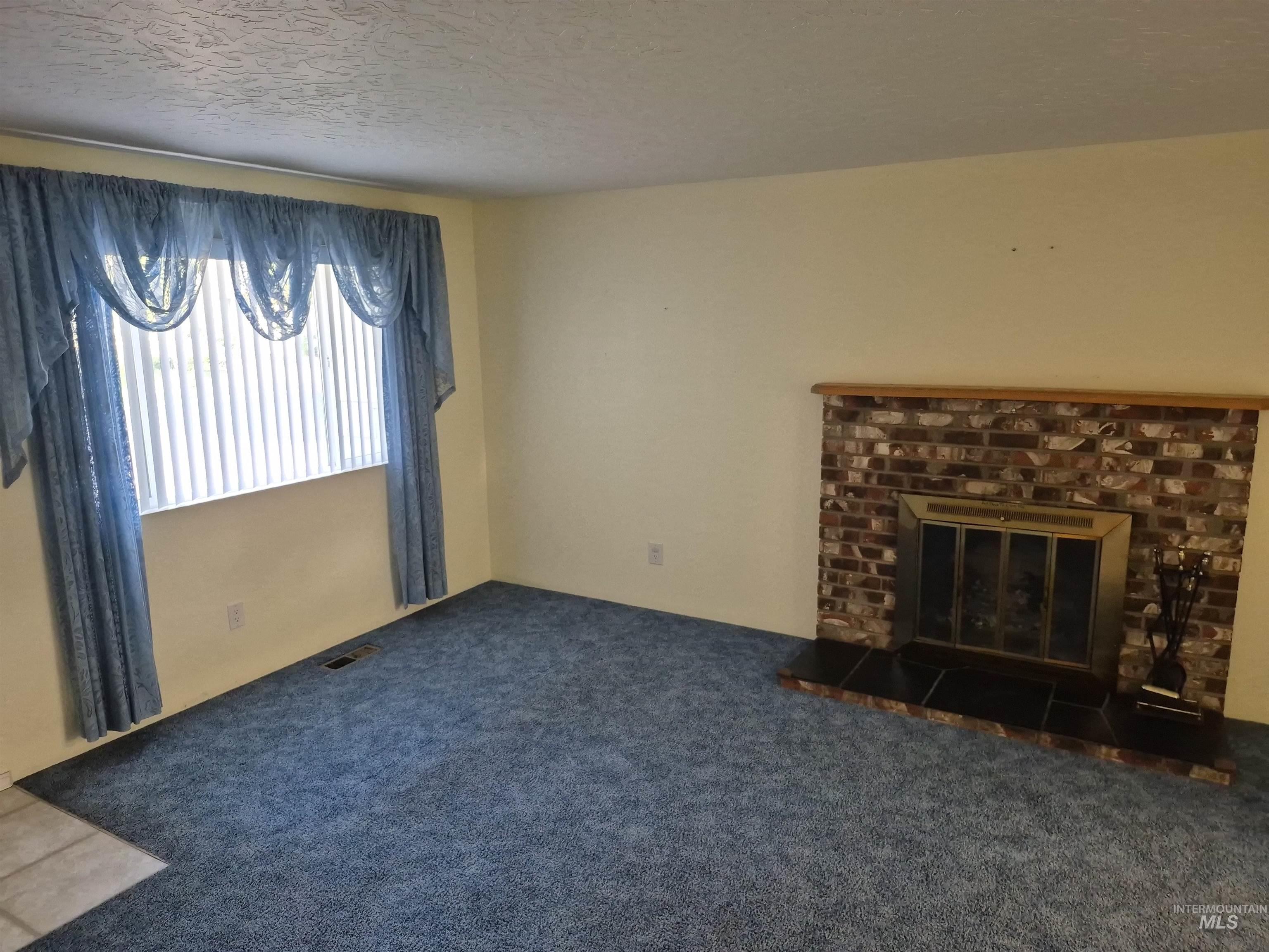 3811 13th Street D Property Photo 4