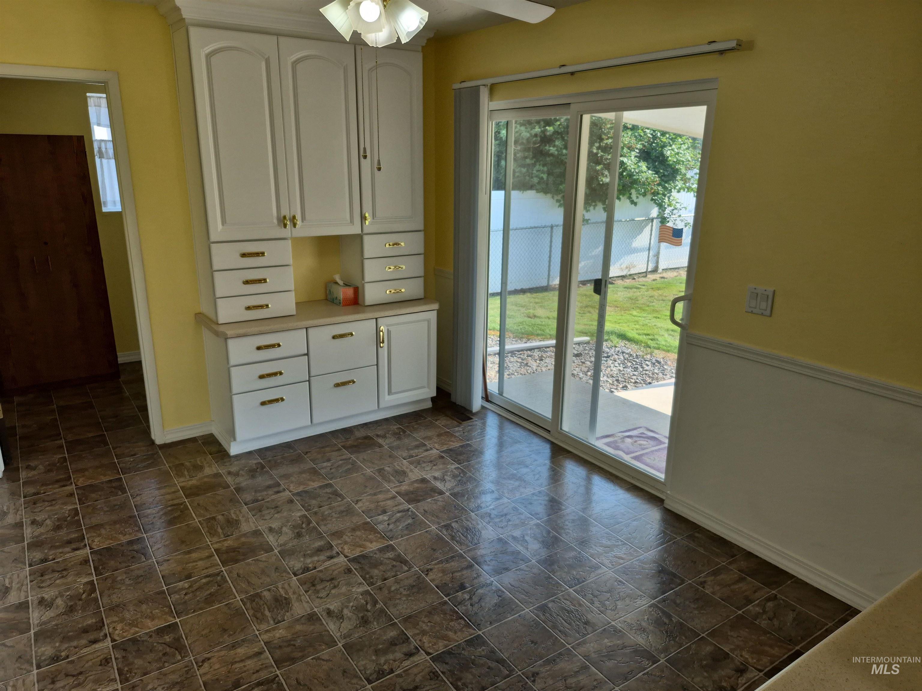 3811 13th Street D Property Photo 6