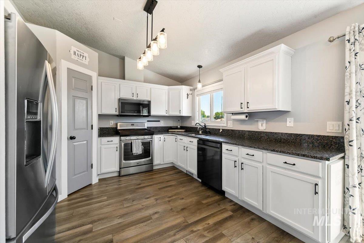 3309 Robinhood Loop Property Photo 1