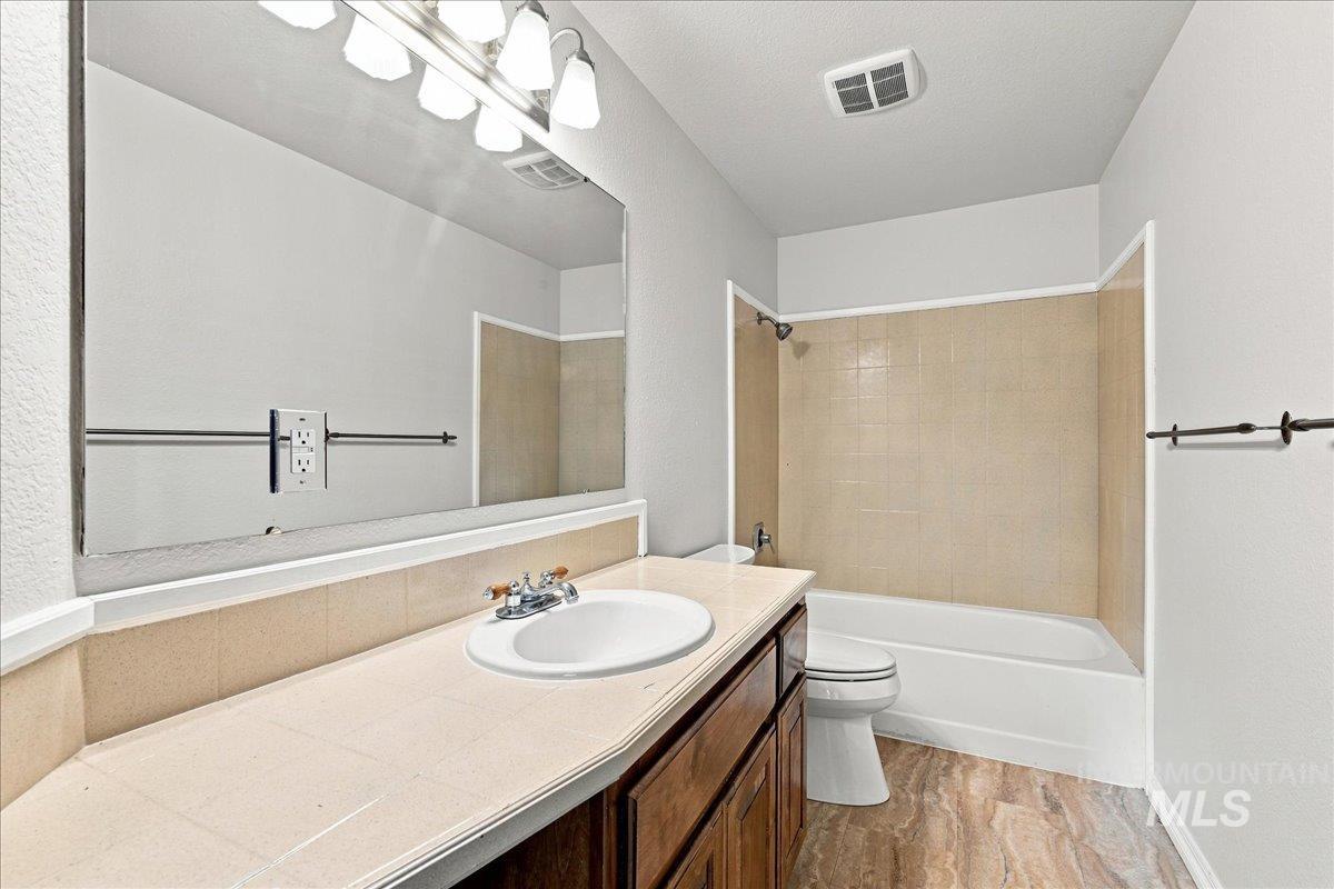 387 E Fairbrook Dr Property Photo 22