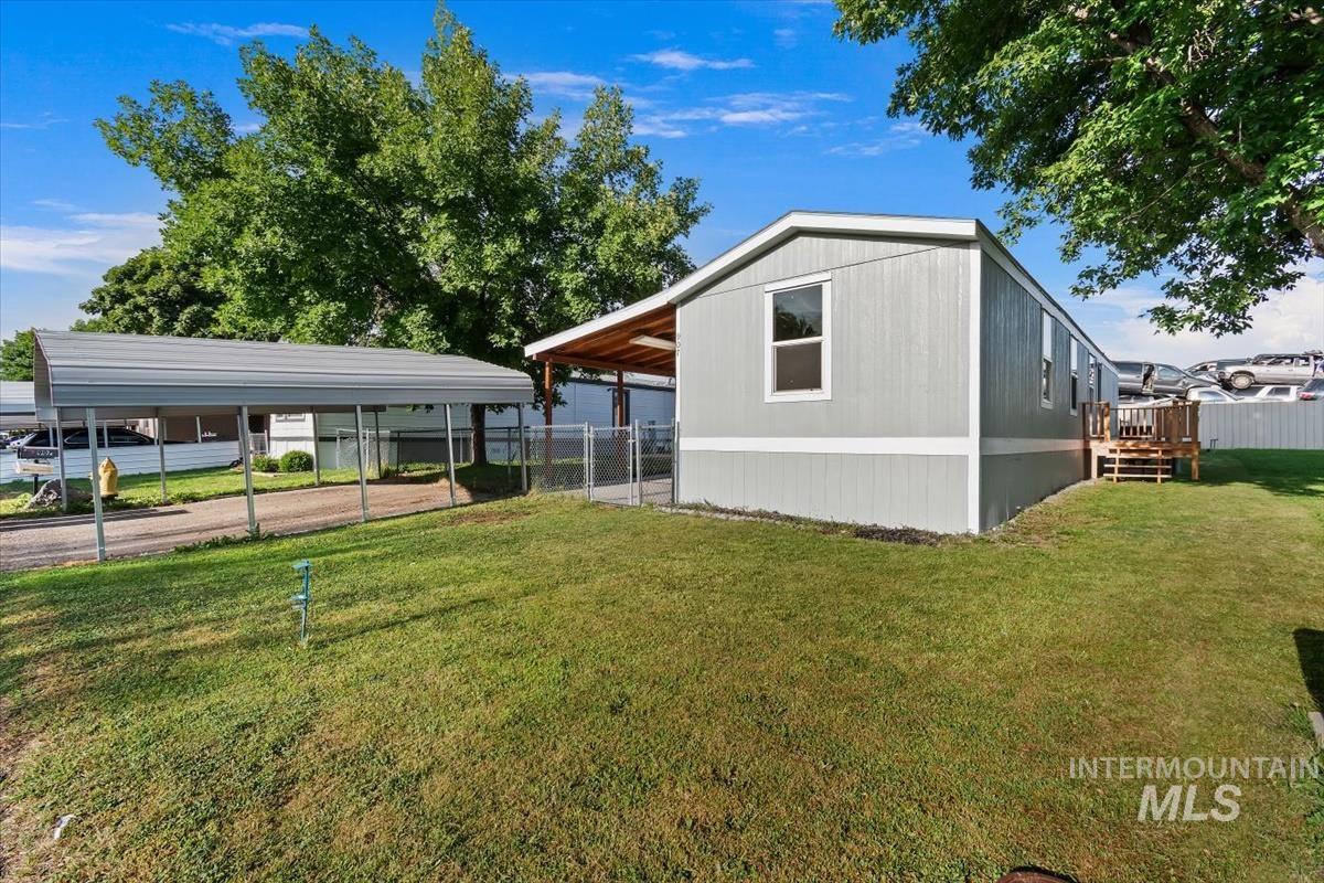907 Round Valley St Property Photo 1
