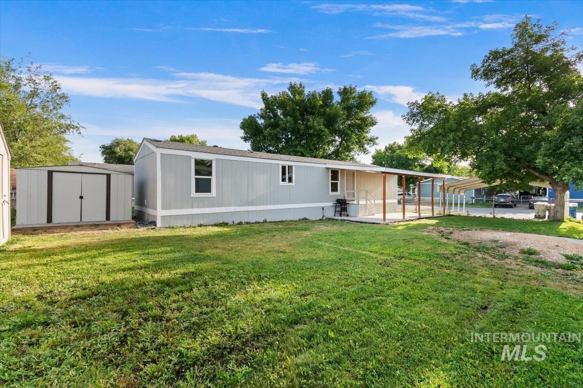 907 Round Valley St Property Photo 4
