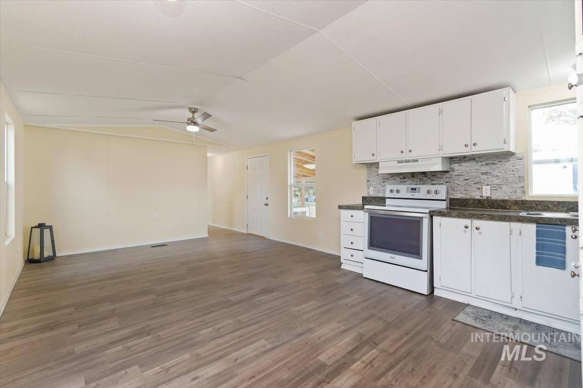 907 Round Valley St Property Photo 7