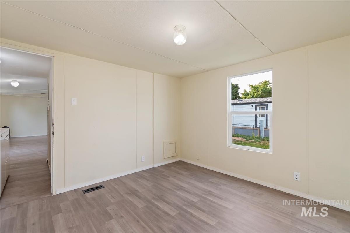 907 Round Valley St Property Photo 14