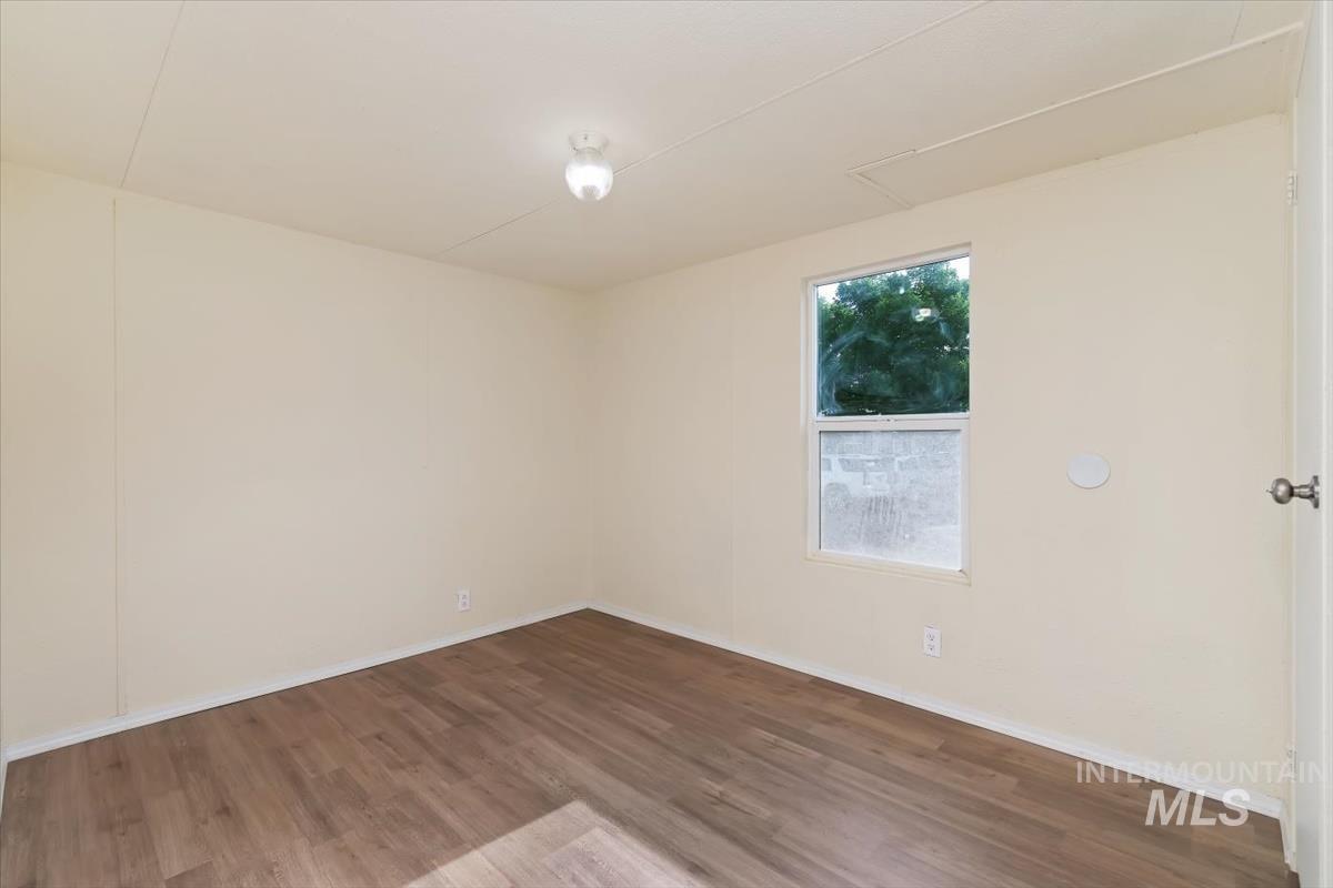 907 Round Valley St Property Photo 16