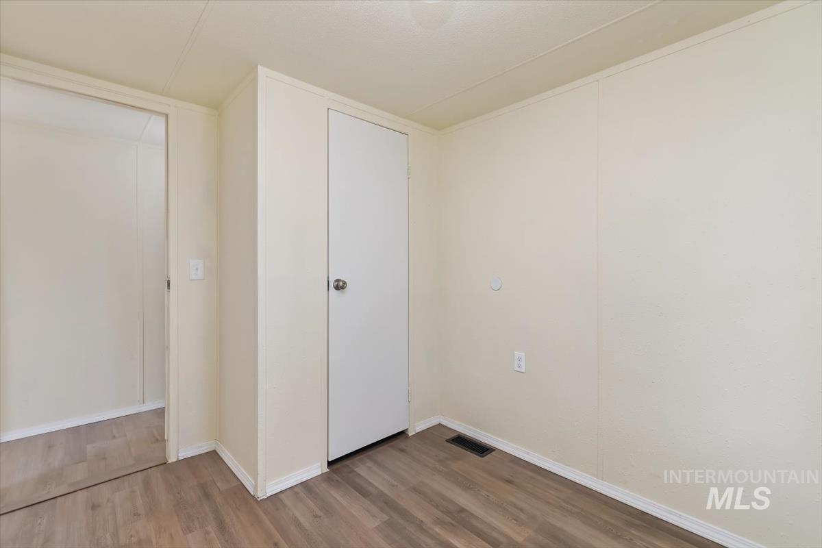 907 Round Valley St Property Photo 18