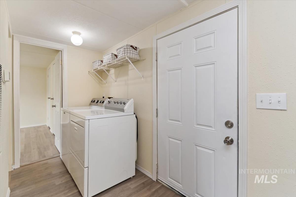 907 Round Valley St Property Photo 20