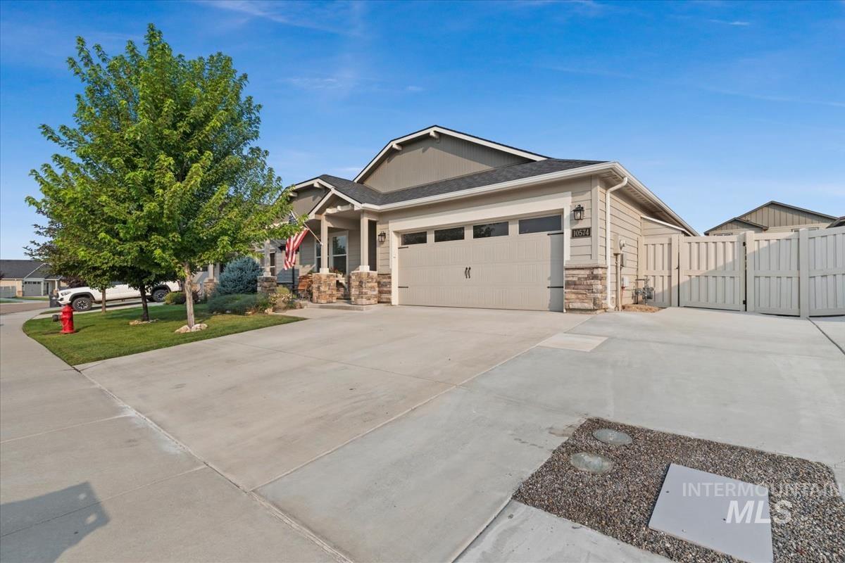 10574 W. Catmint Dr. Property Photo 1