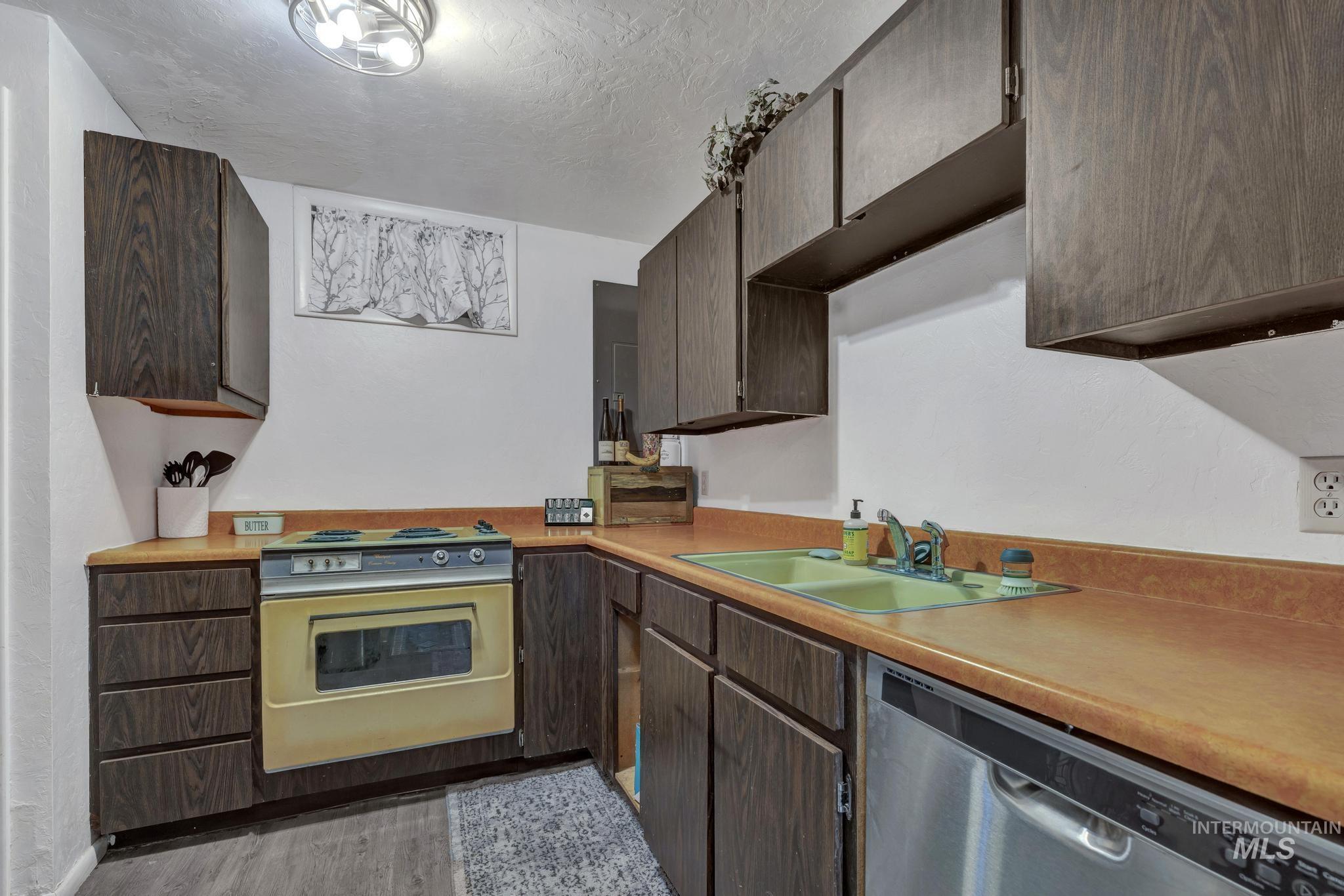 2593 E 3700 N Property Photo 29