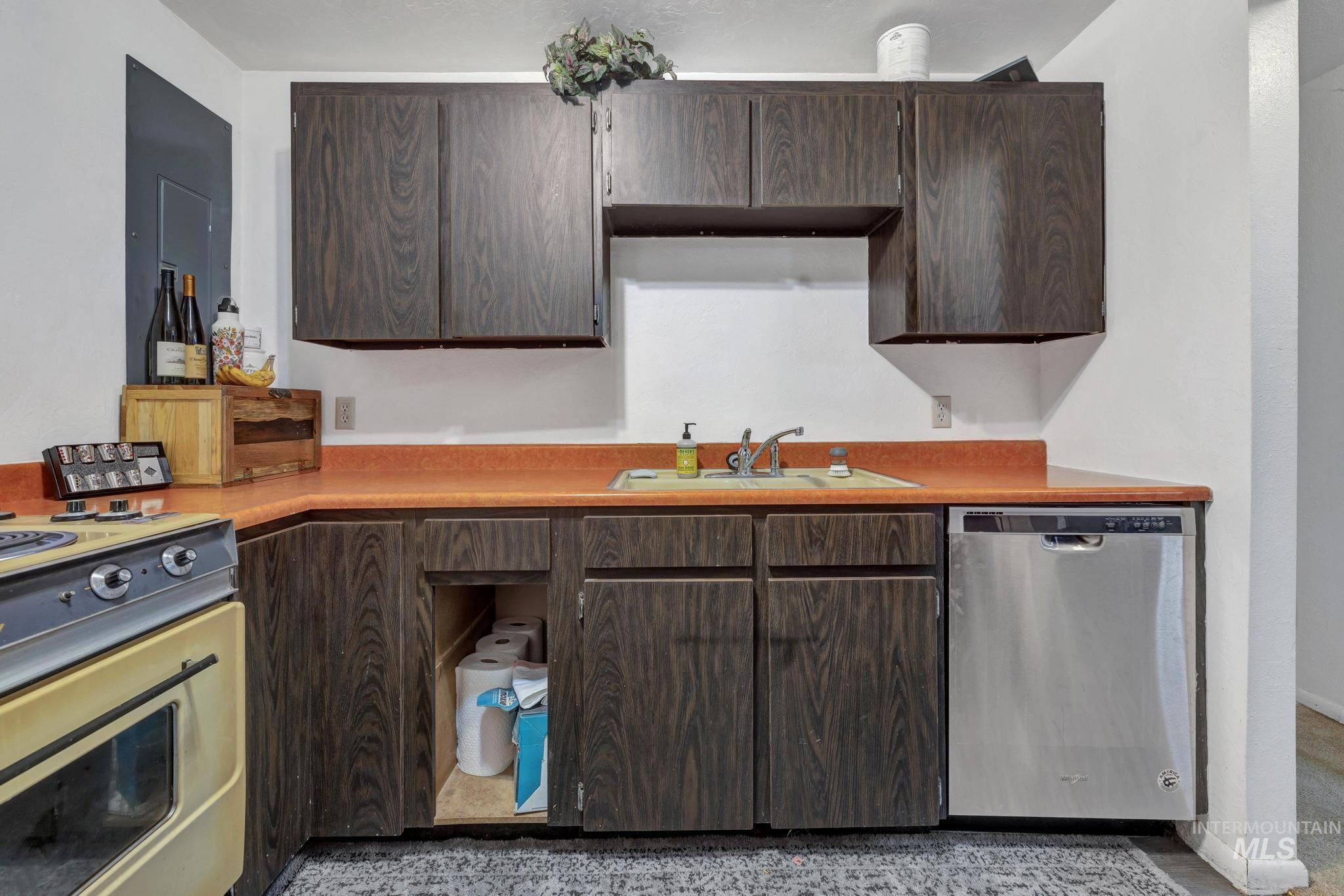 2593 E 3700 N Property Photo 34