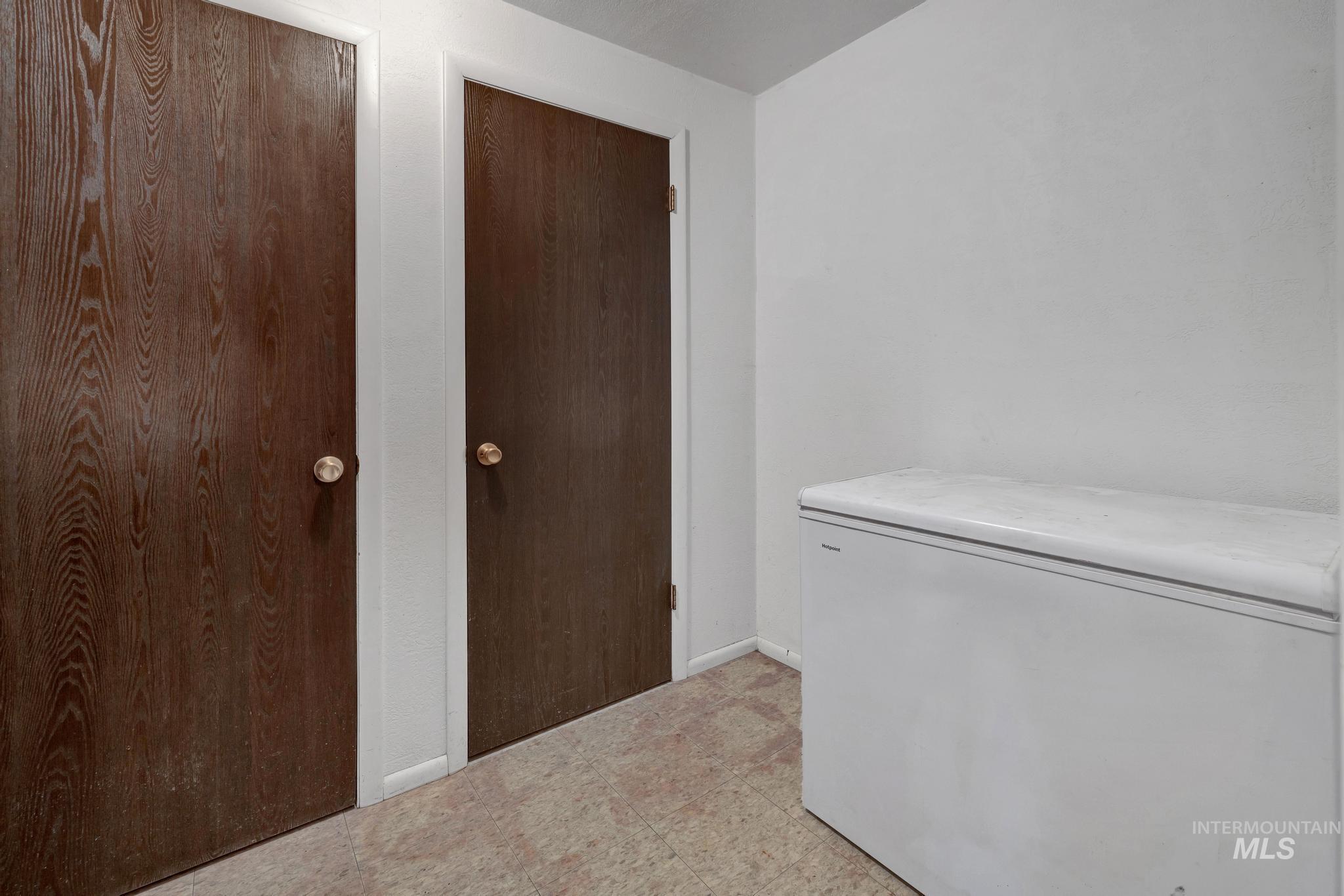 2593 E 3700 N Property Photo 35