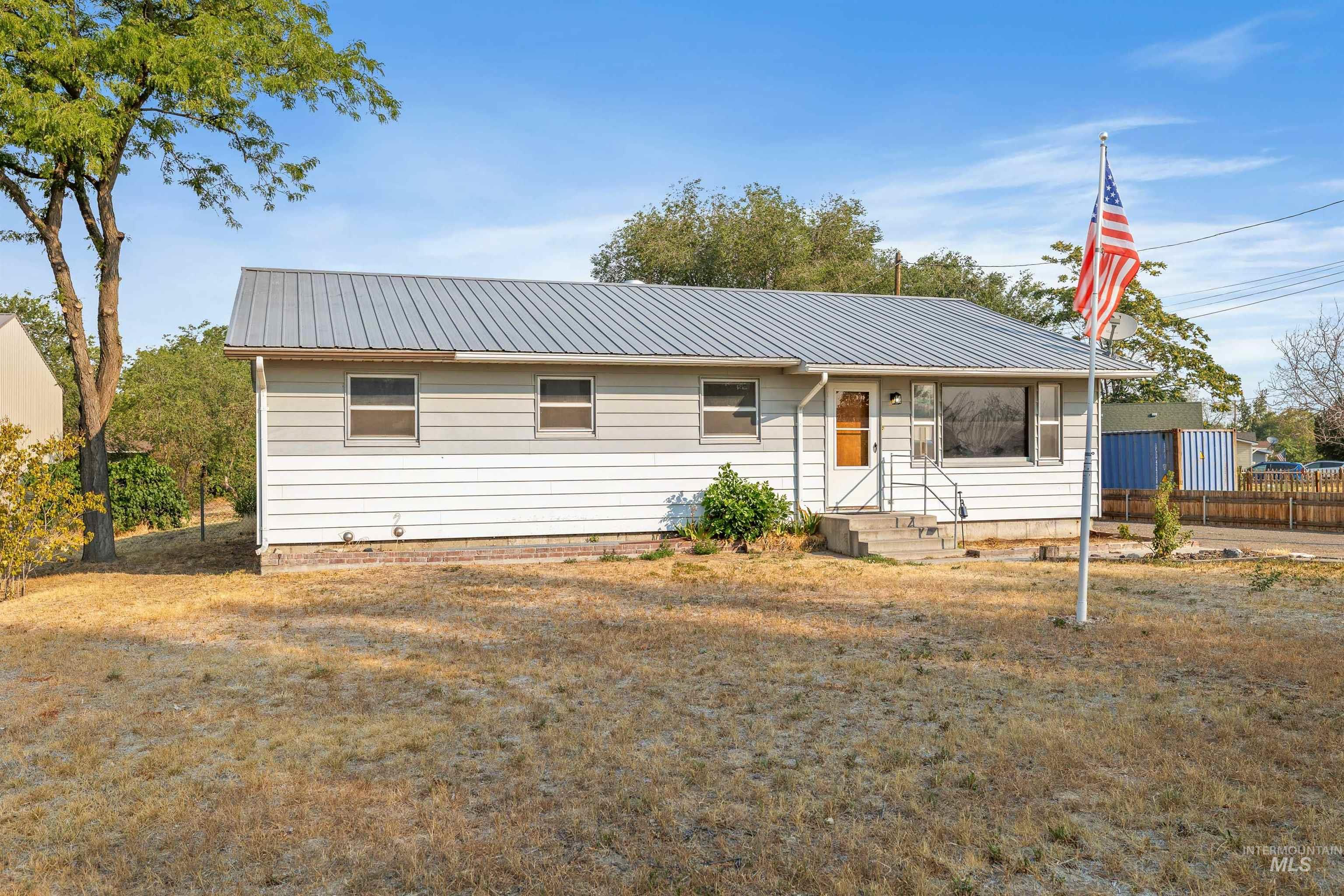321 Clear Lakes Rd Property Photo 1