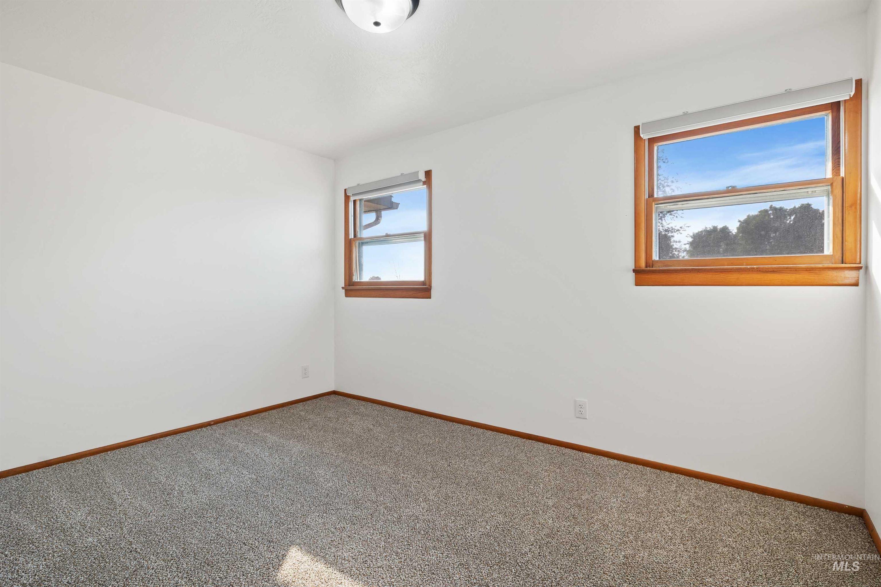 321 Clear Lakes Rd Property Photo 14