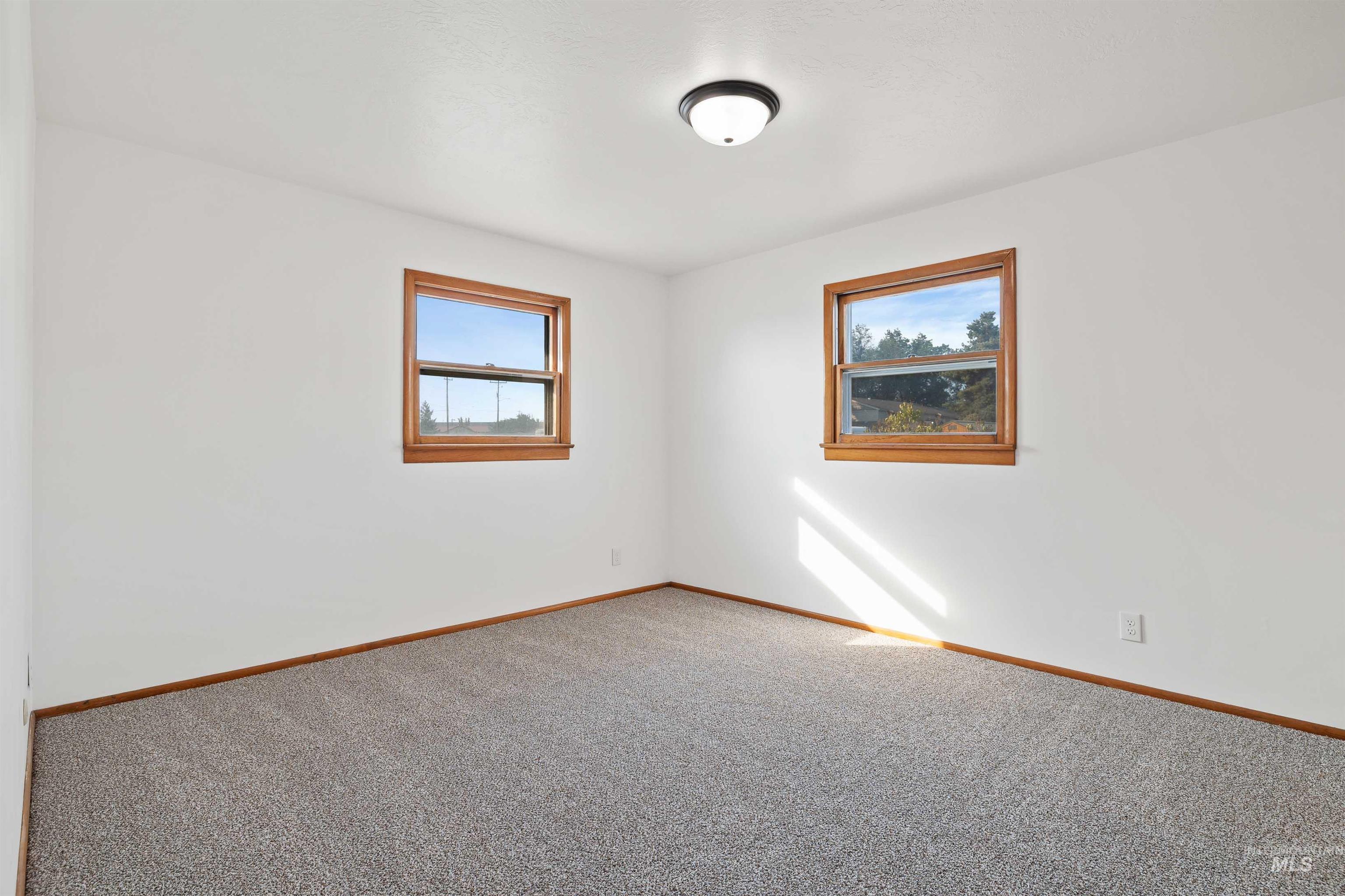 321 Clear Lakes Rd Property Photo 16