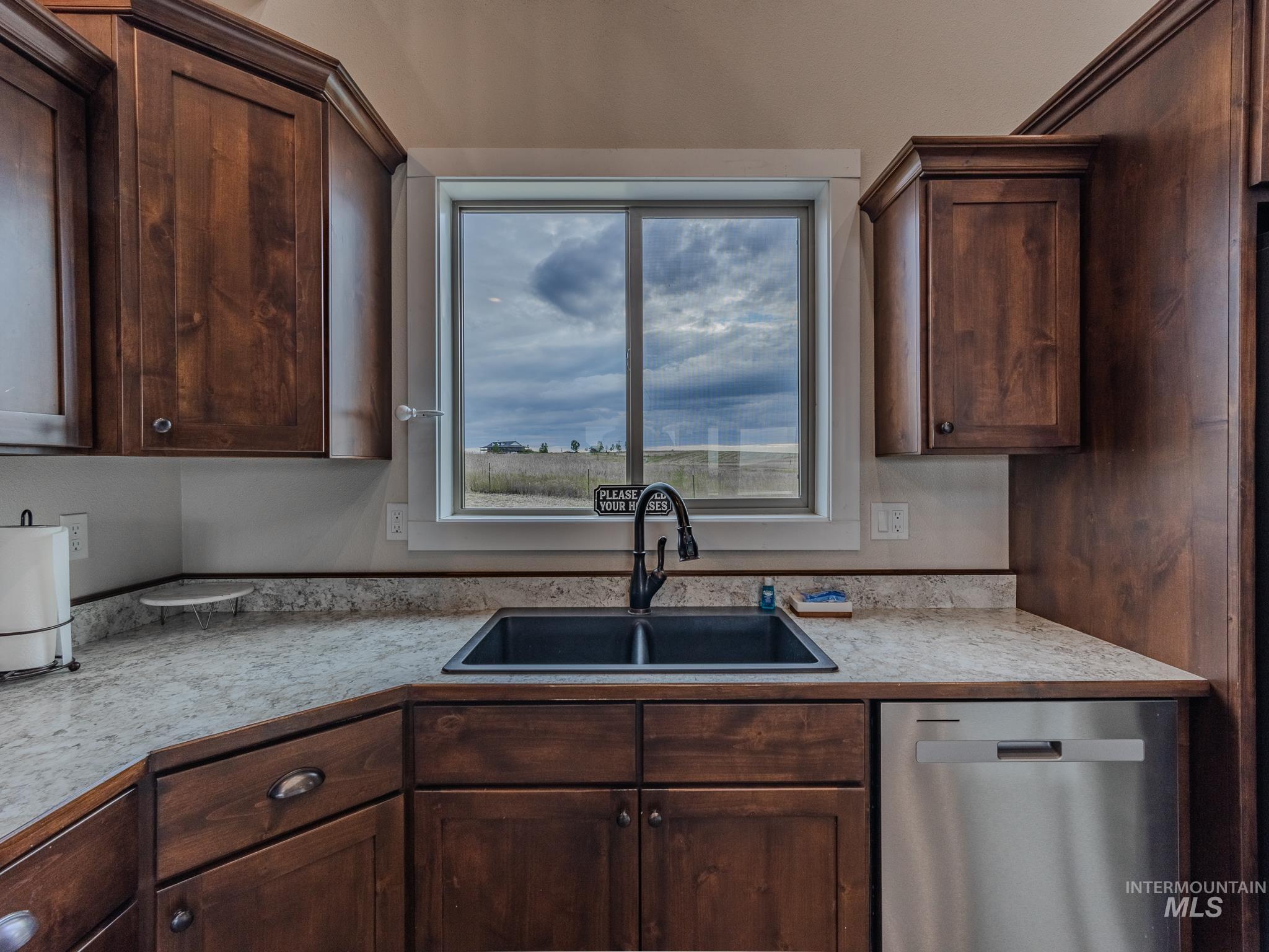 668 Powerline Road Property Photo 16