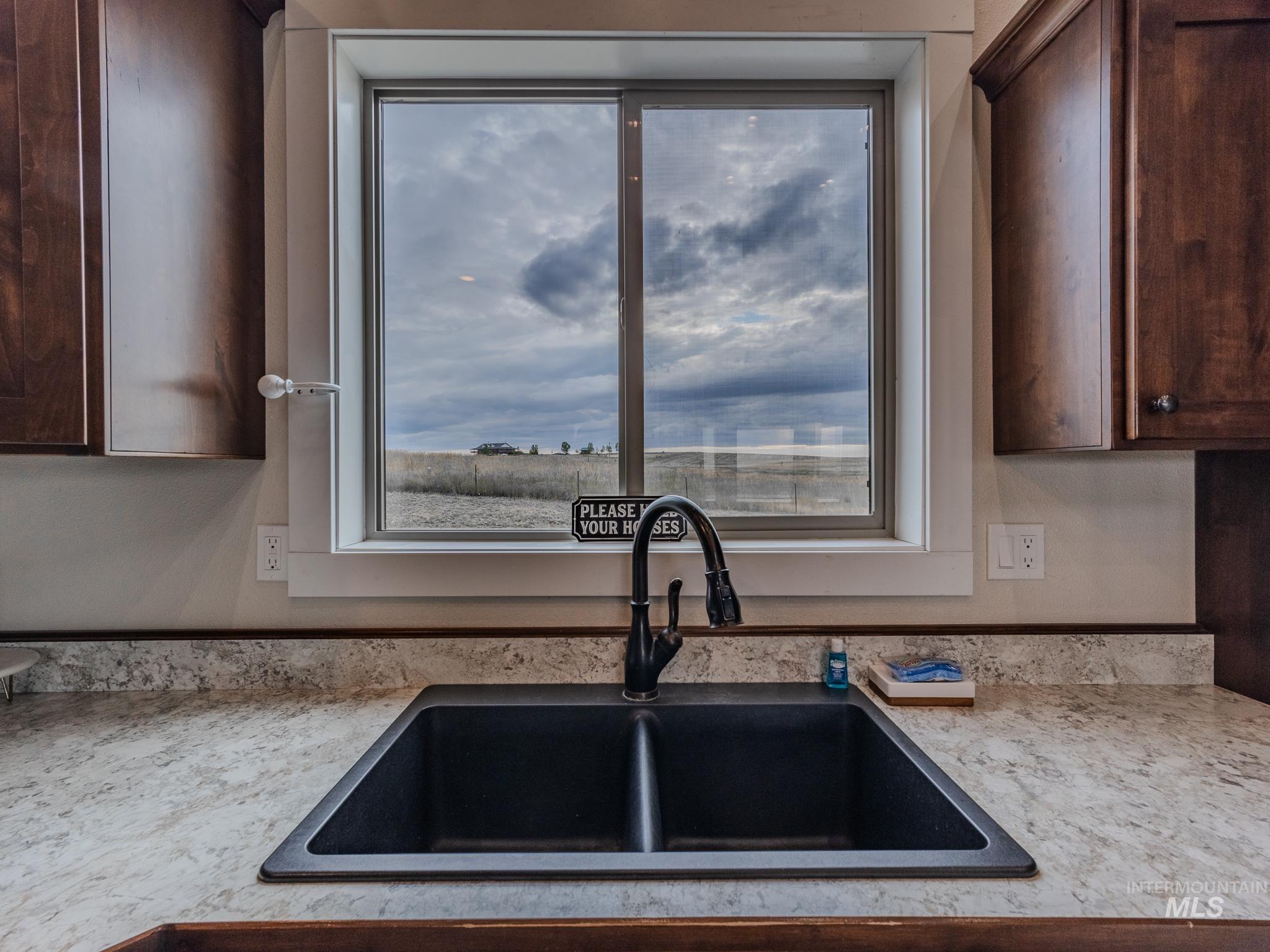 668 Powerline Road Property Photo 17