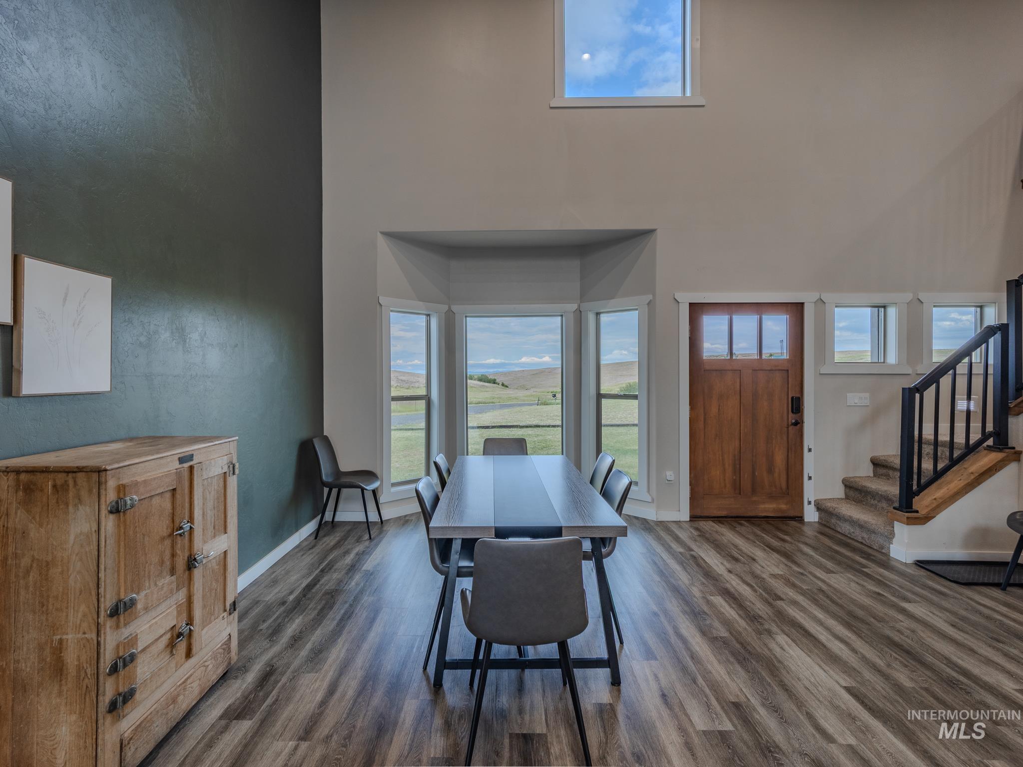 668 Powerline Road Property Photo 20