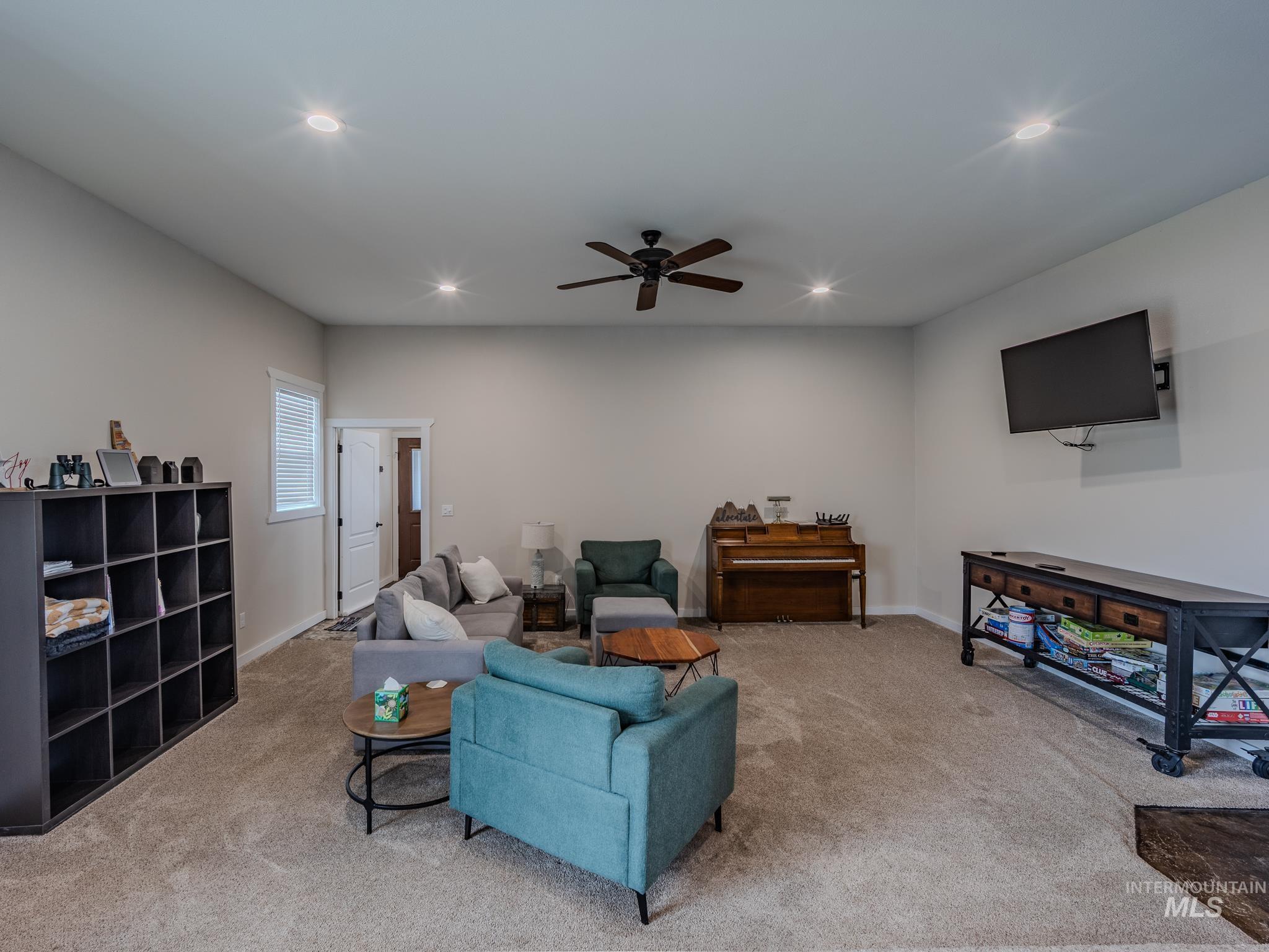 668 Powerline Road Property Photo 21