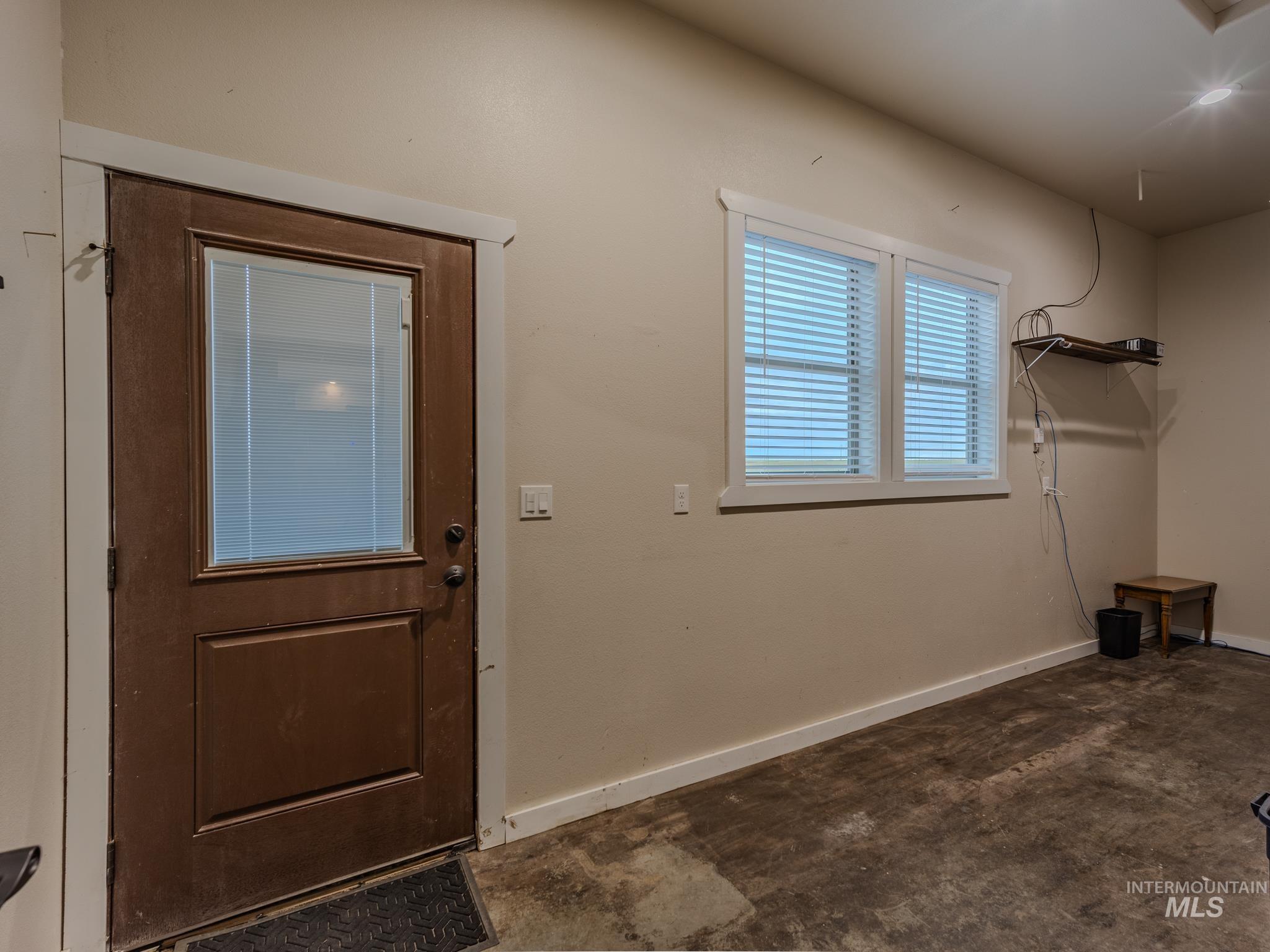 668 Powerline Road Property Photo 24